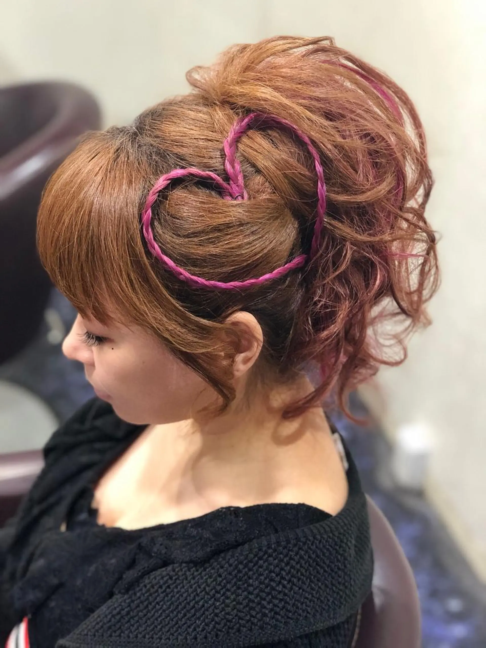 セミロング カラー ヘアアレンジ vi viのヘアスタイル