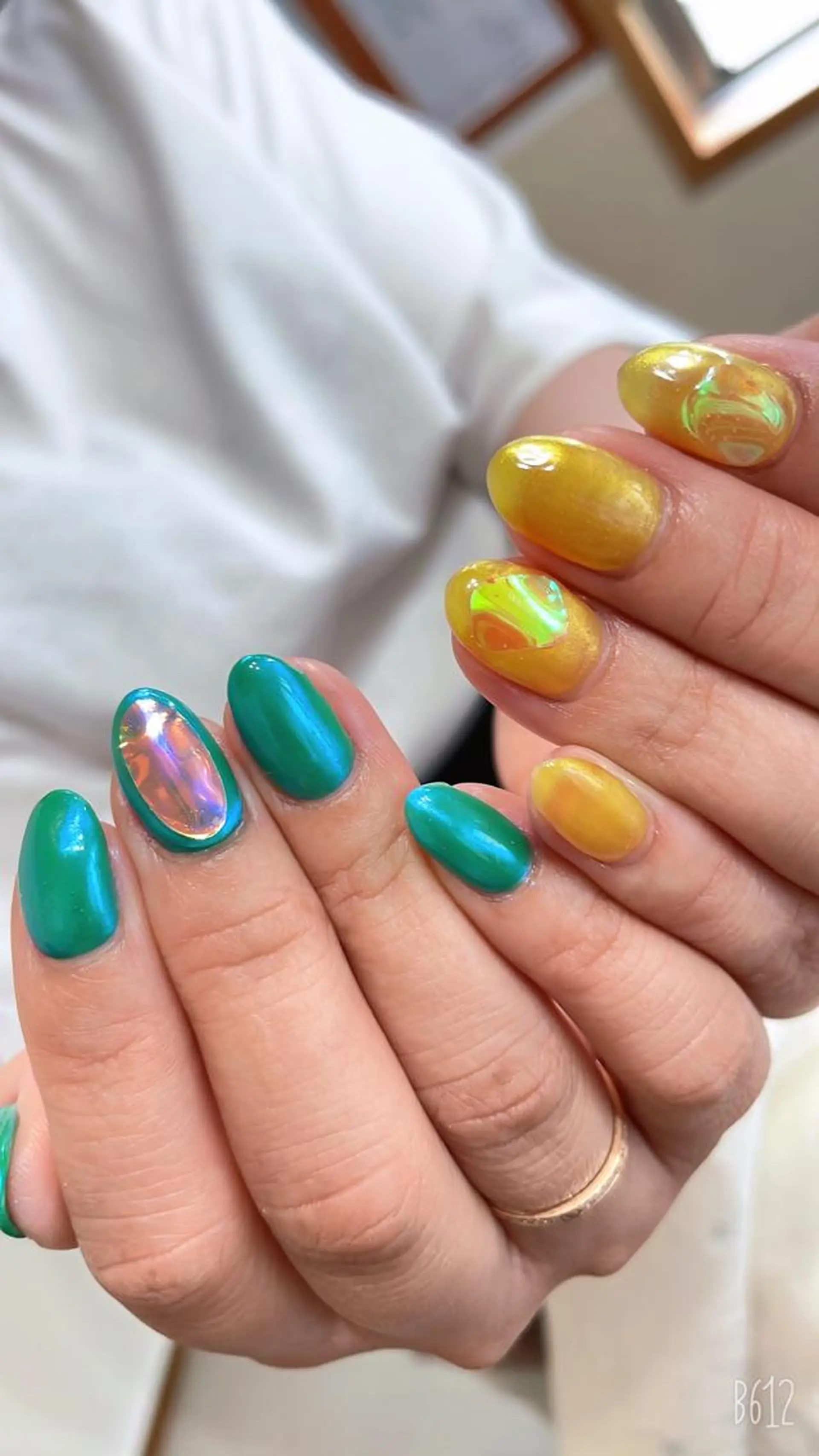 カラー ネイル イエローカラー クリアネイル 氷ネイル・うるうるネイル ミラーネイル 夏ネイル Chérinail 爪のお手入れのネイルデザイン