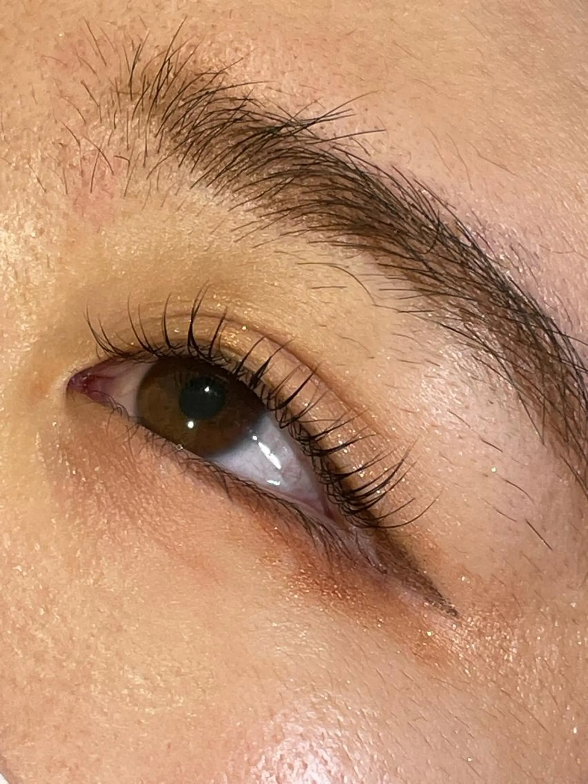 マツエク・マツパ cure所属・井上 真里奈のヘアスタイル