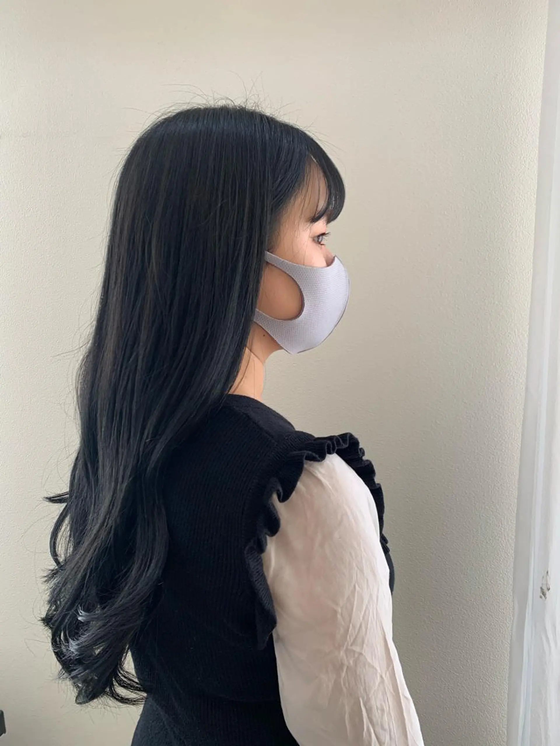 ロング カラー 黒髪 グレーブラック 現地韓国ヘア🇰🇷 Chisaki치사키のヘアスタイル