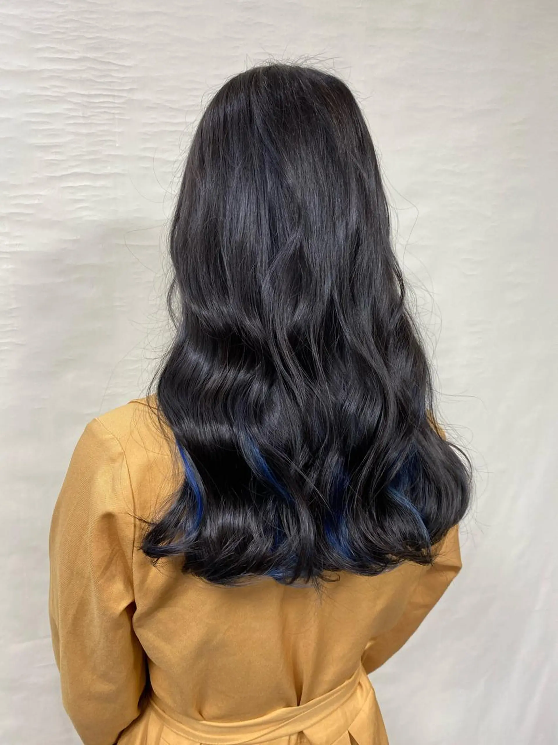 セミロング カラー ヘアアレンジ アッシュ ブルーカラー ダークアッシュ インナーカラー ネイビーカラー カット ヘアカラー トリートメント 髪質改善【縮毛矯正】 美髪ボブを量産する人のヘアスタイル