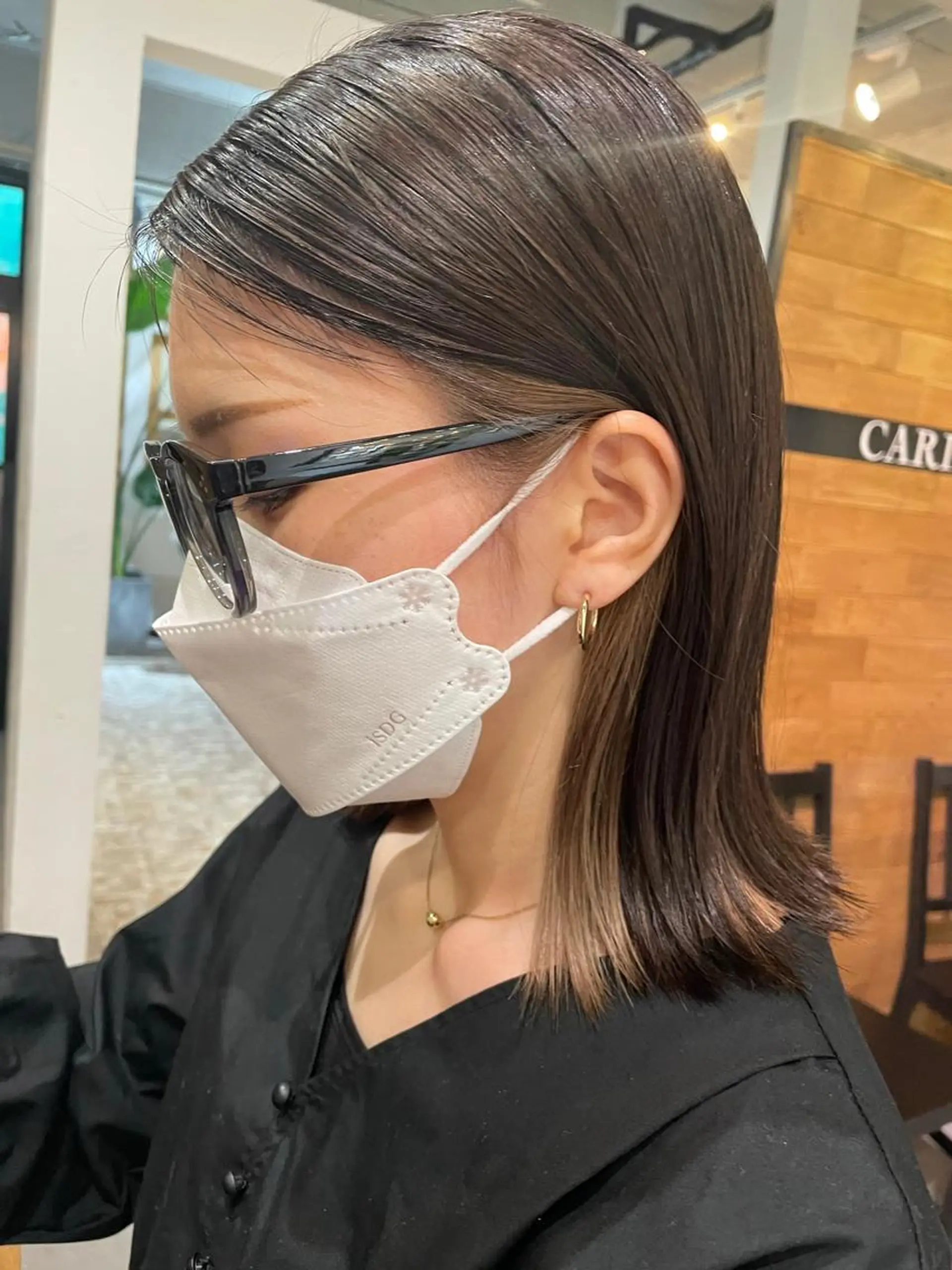 ミディアム カラー 高梨 菜々のヘアスタイル