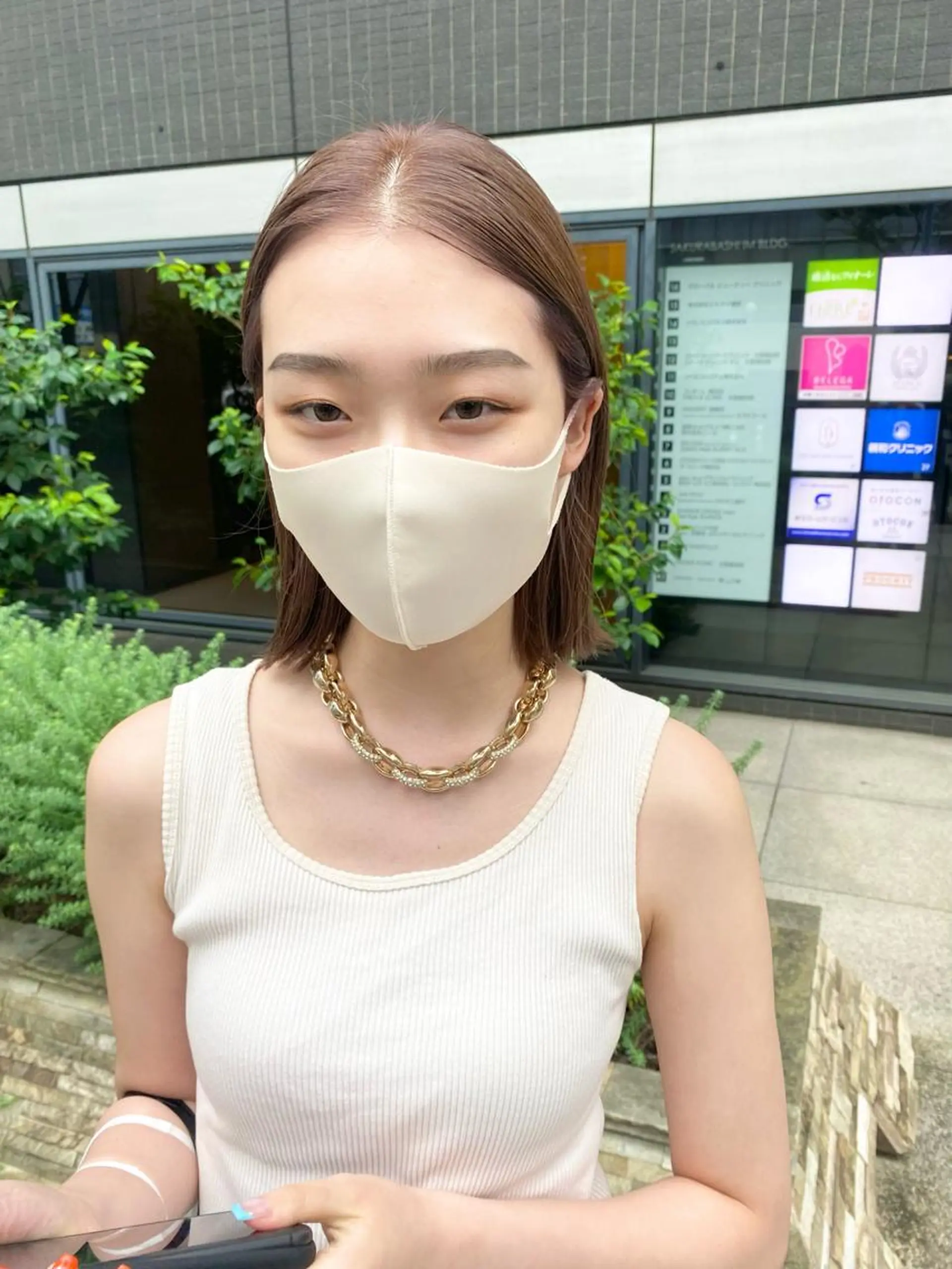 ショート 髪と音処　マトぺ所属・デザインカラー/ボブ ブリーチカラー/ユリのヘアスタイル