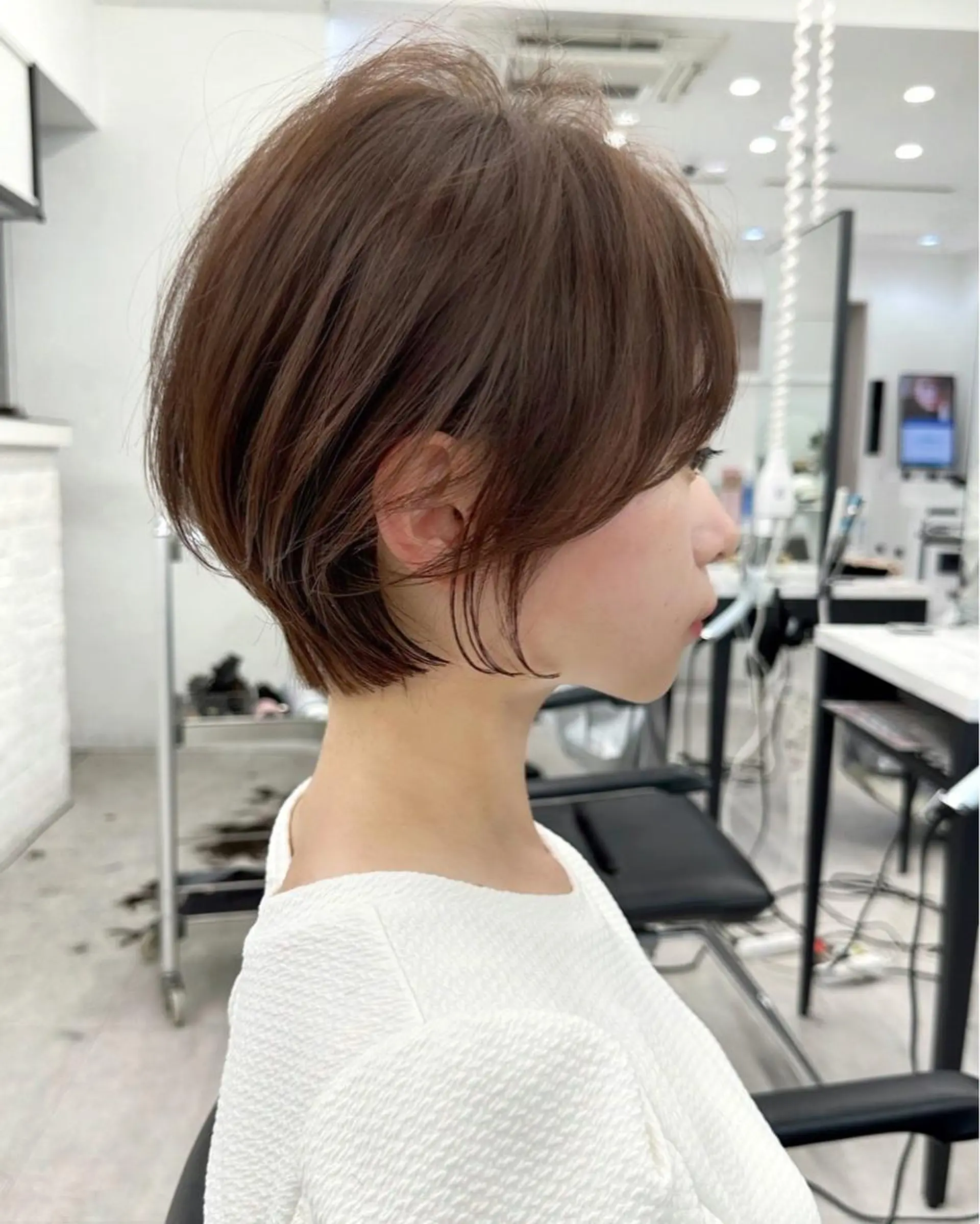 ショート ショートヘア くすみカラー、大場猛のヘアスタイル