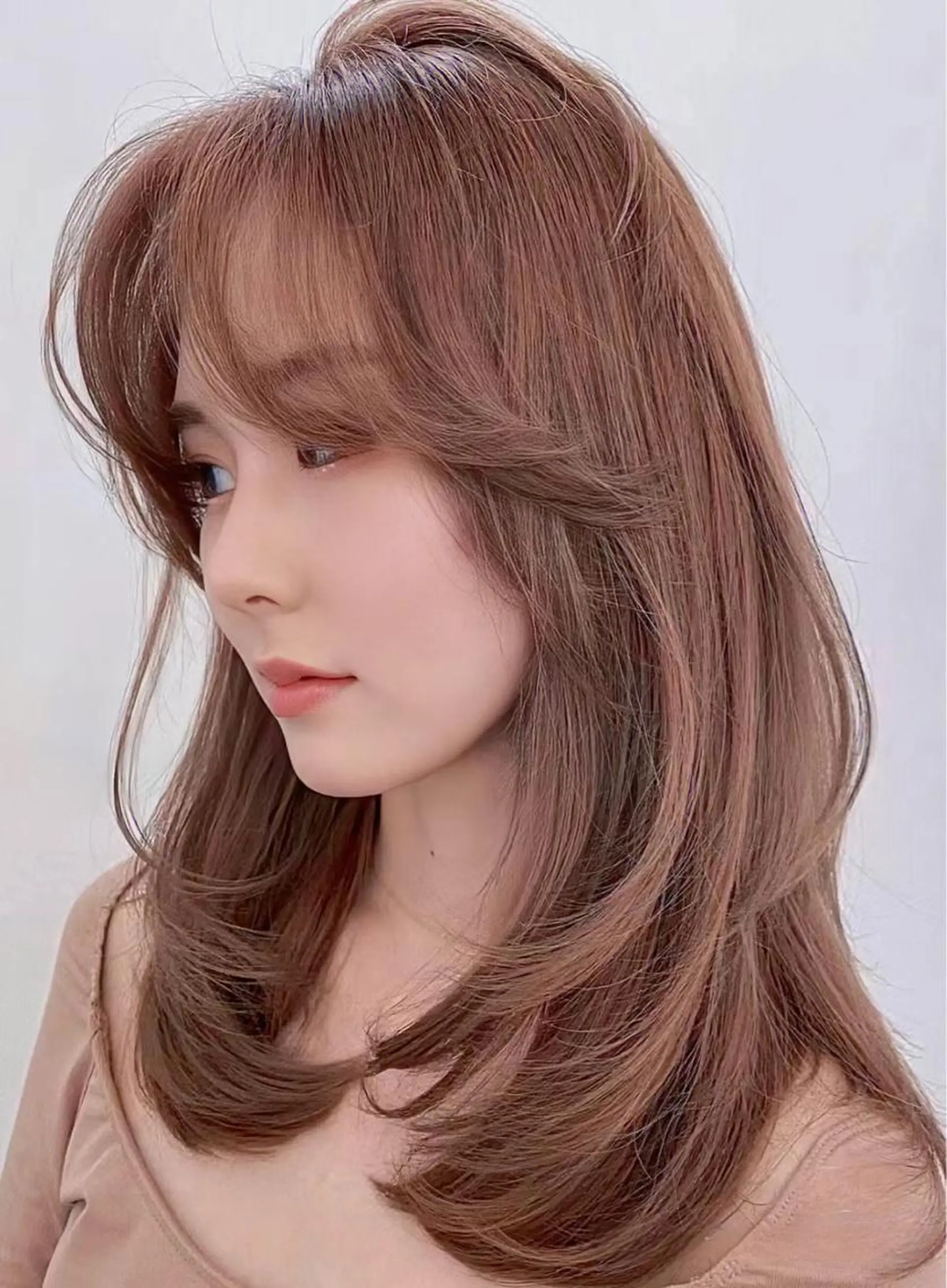 ミディアム カラー ベージュカラー ブリーチ イヤリングカラー 韓国風カラー ブリーチなしカラー カット ヘアカラー トリートメント 鈴木 一貴のヘアスタイル