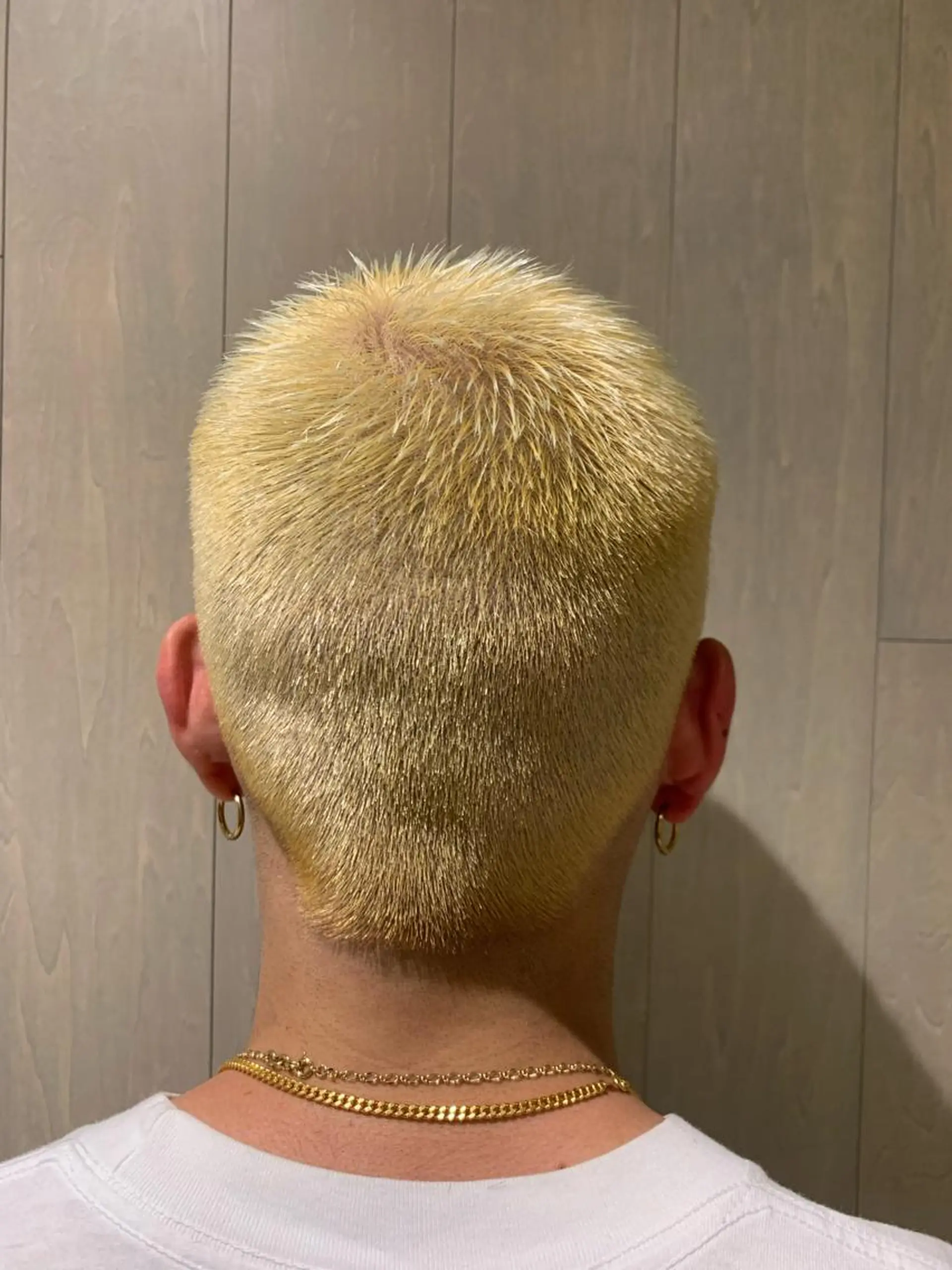 ショート カラー 糟谷 慈英のヘアスタイル