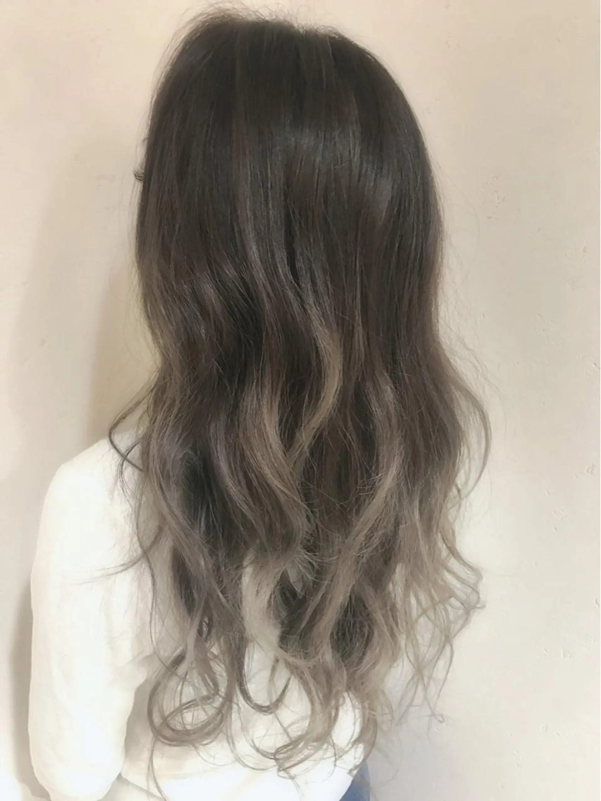 ミディアム セミロング ロング カラー パーマ ヘアアレンジ アッシュ グラデーションカラー filo byFeria渋谷所属・縮毛矯正/美髪 髪質改善/石田幸輔のヘアスタイル