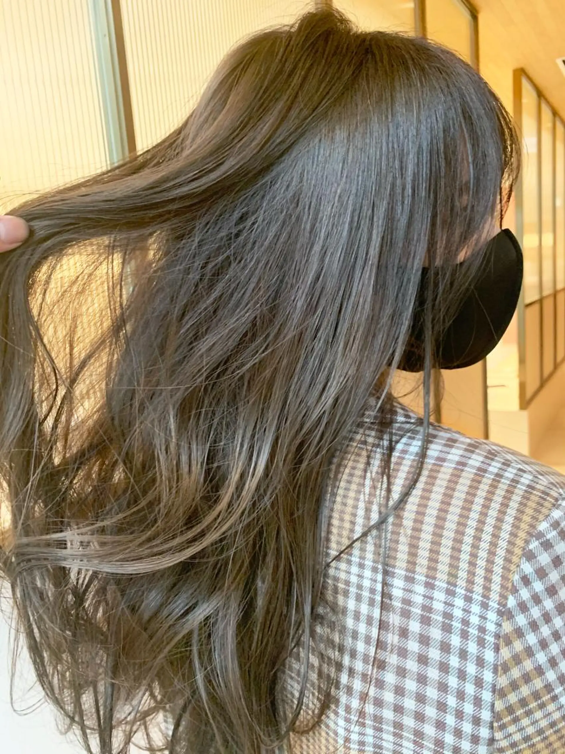 ロング カラー 切りっぱなしボブ ブリーチ グレージュ イルミナカラー インナーカラー カット ヘアカラー トリートメント レイヤー専門家 ダブルカラー修のヘアスタイル