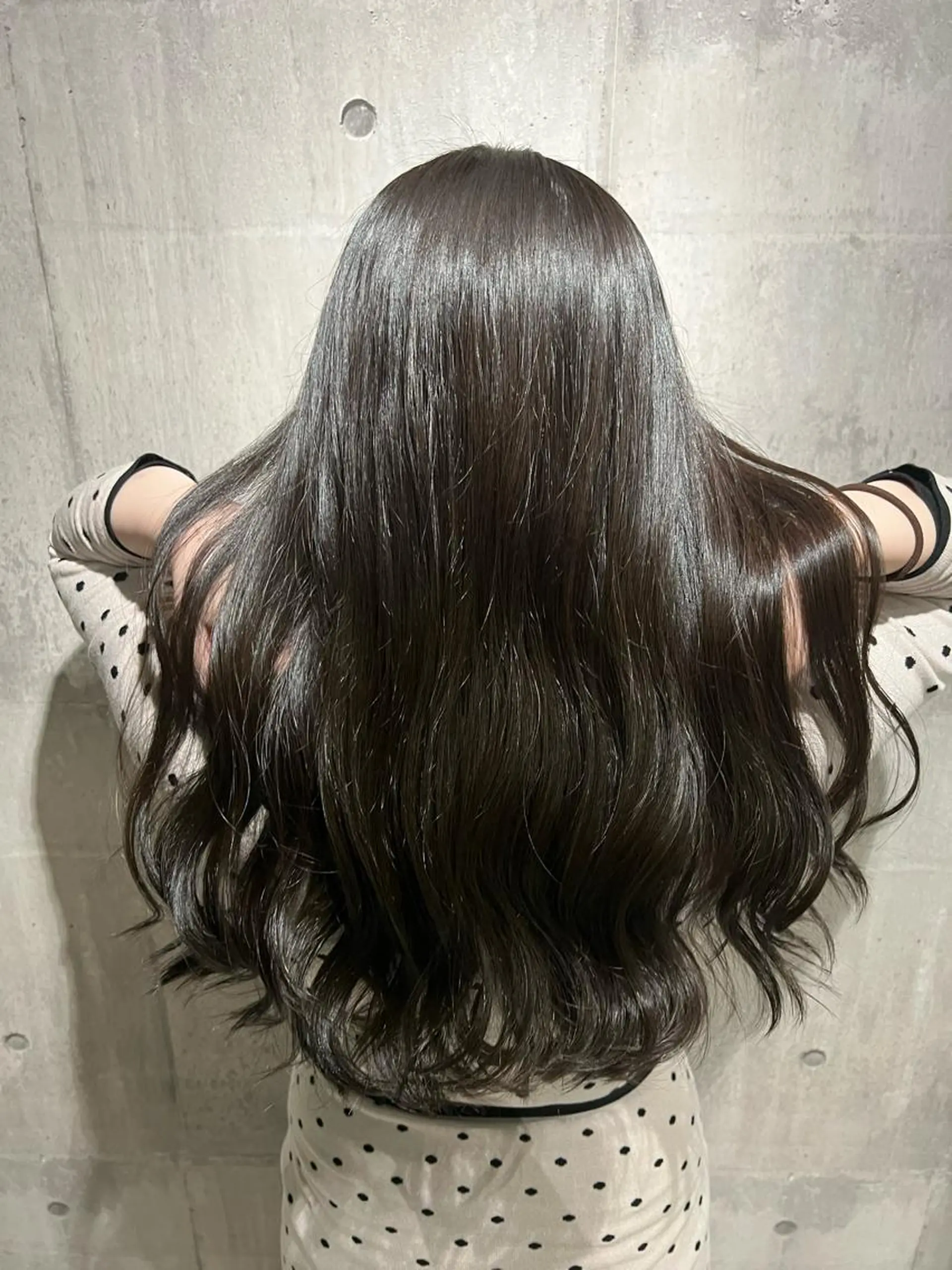 ロング カラー アッシュ アッシュブラウン ブラウンカラー mimiiy梅田 中崎町ハイトーンのヘアスタイル