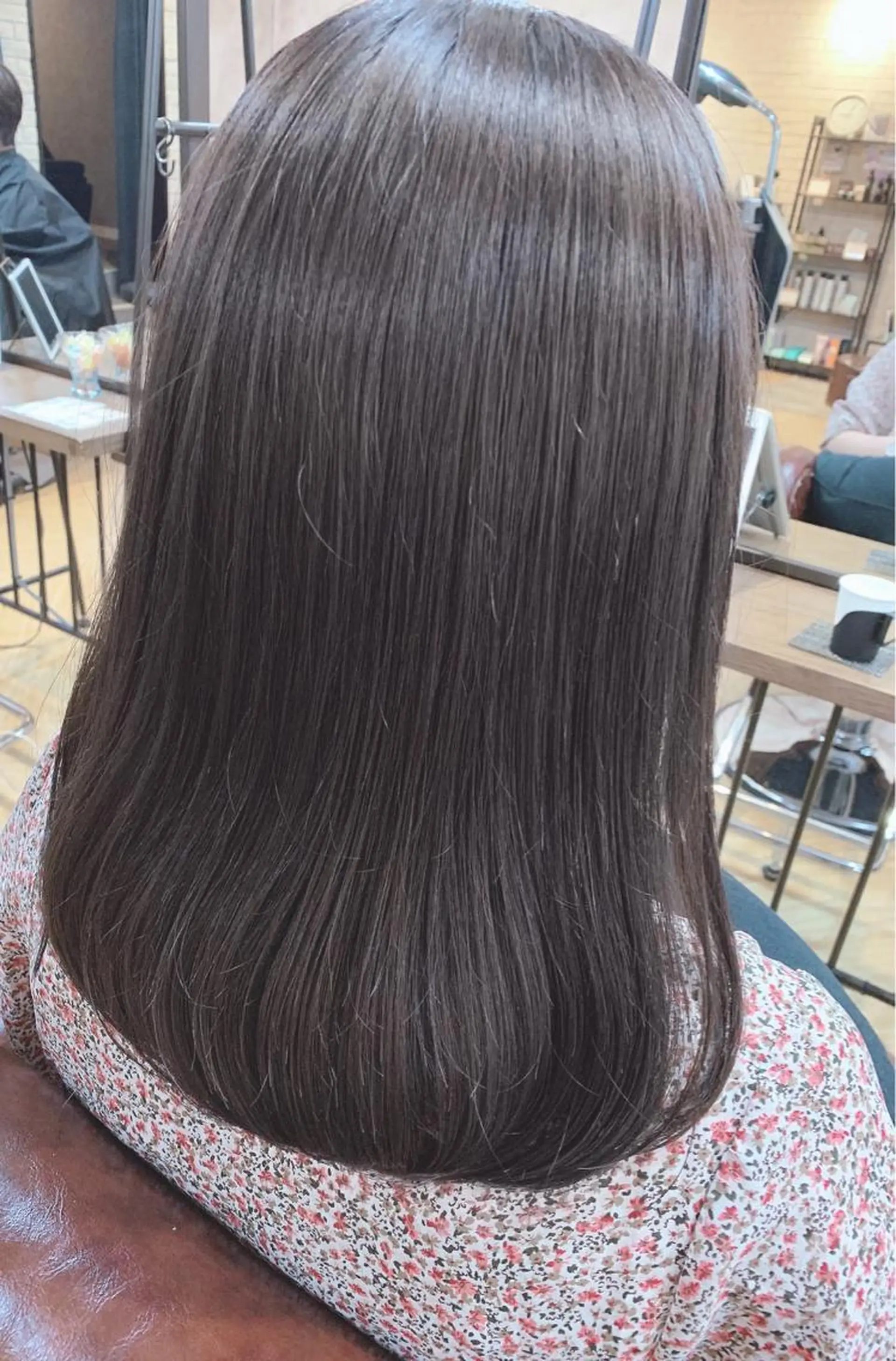 セミロング カラー アッシュ アッシュグレー トリートメント カット ヘアカラー 縮毛矯正 髪質改善＆韓国風 RINAのヘアスタイル