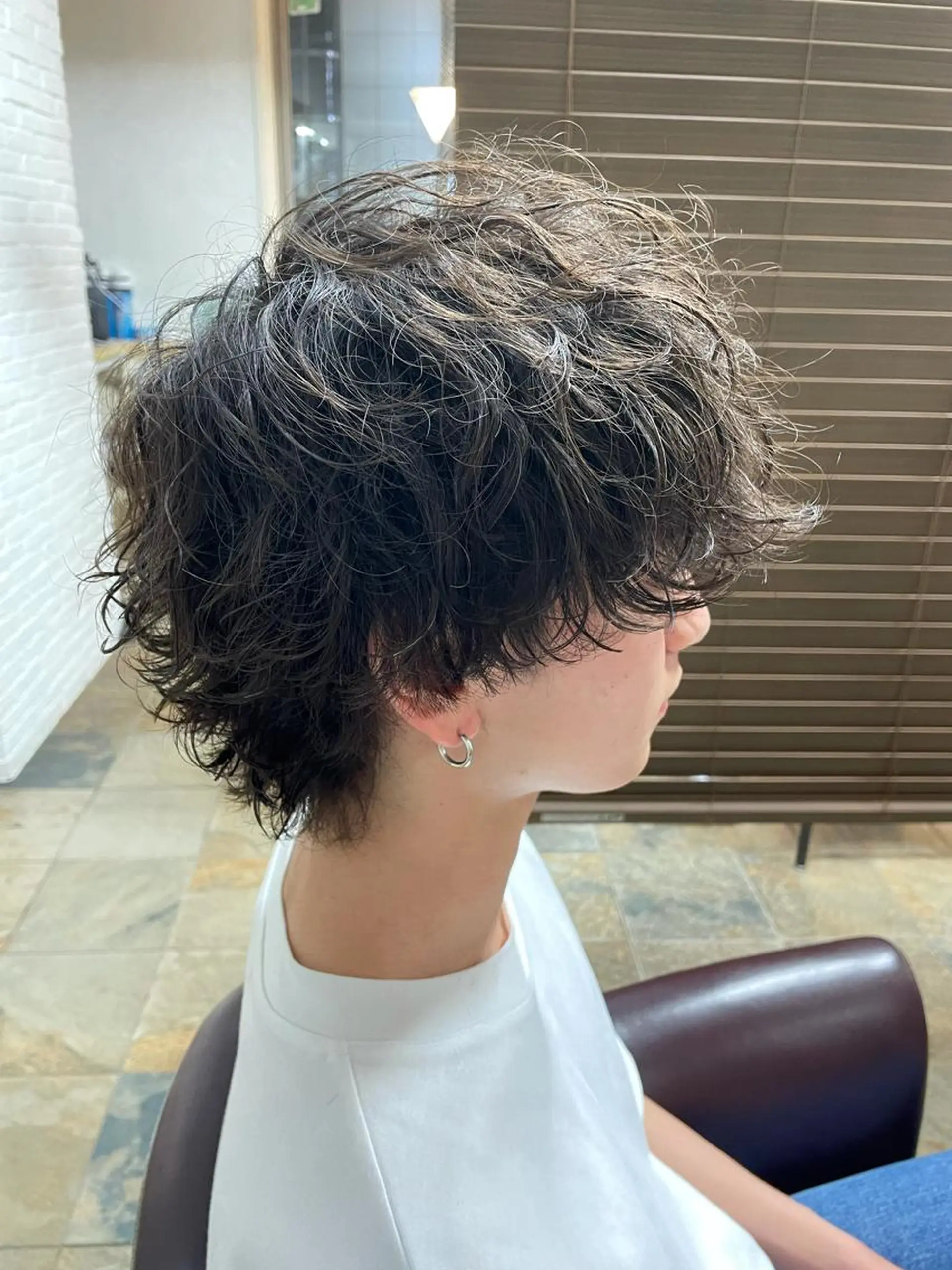 パーマ メンズ メンズパーマ ツイストスパイラルパーマ 波巻きパーマ メンズウルフカット ウルフカット 榎戸 怜真のヘアスタイル