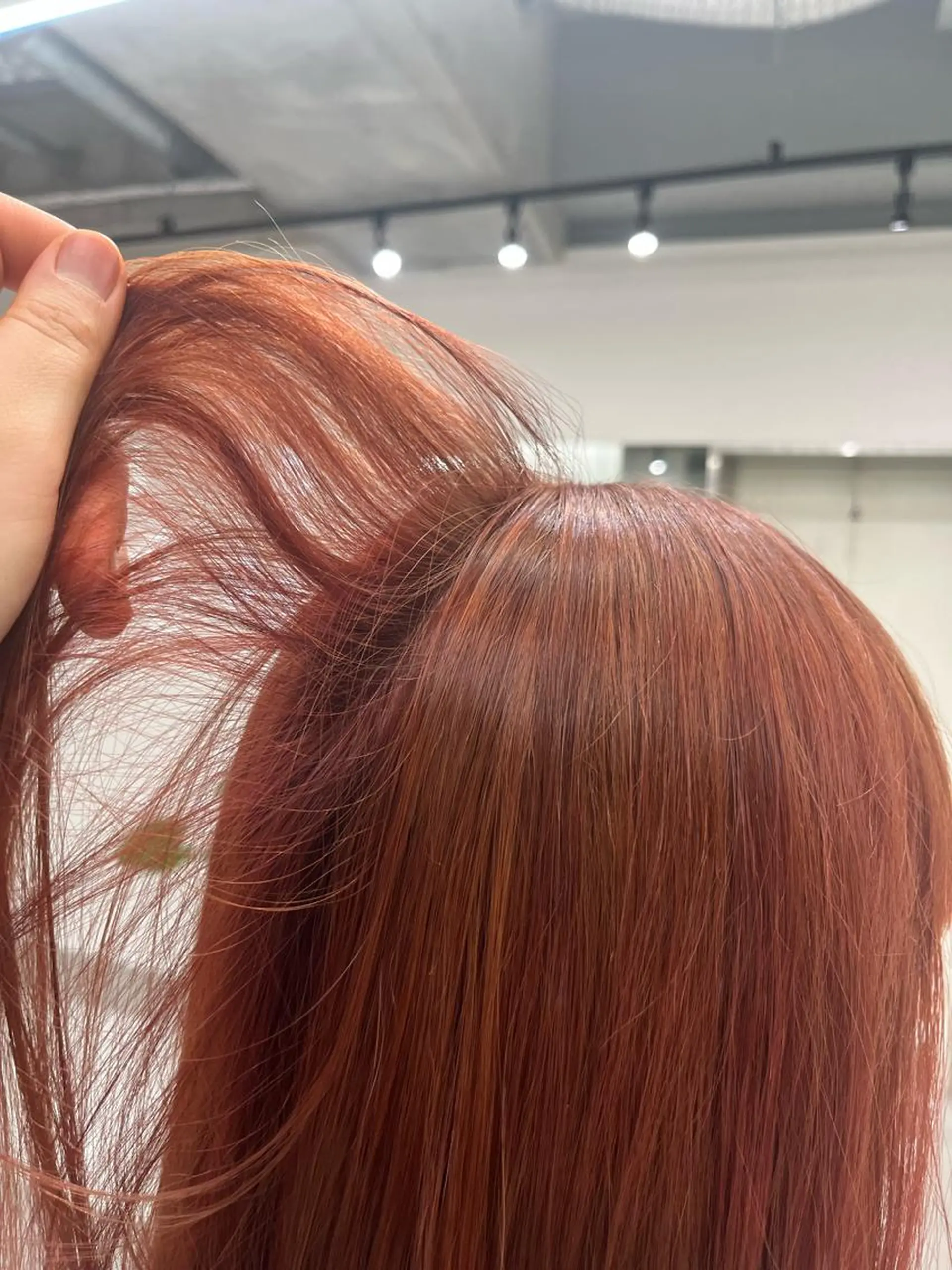 カラー ブリーチ ブラウンカラー オレンジ オレンジブラウン dot .tokyo所属・中村 彩夏のヘアスタイル