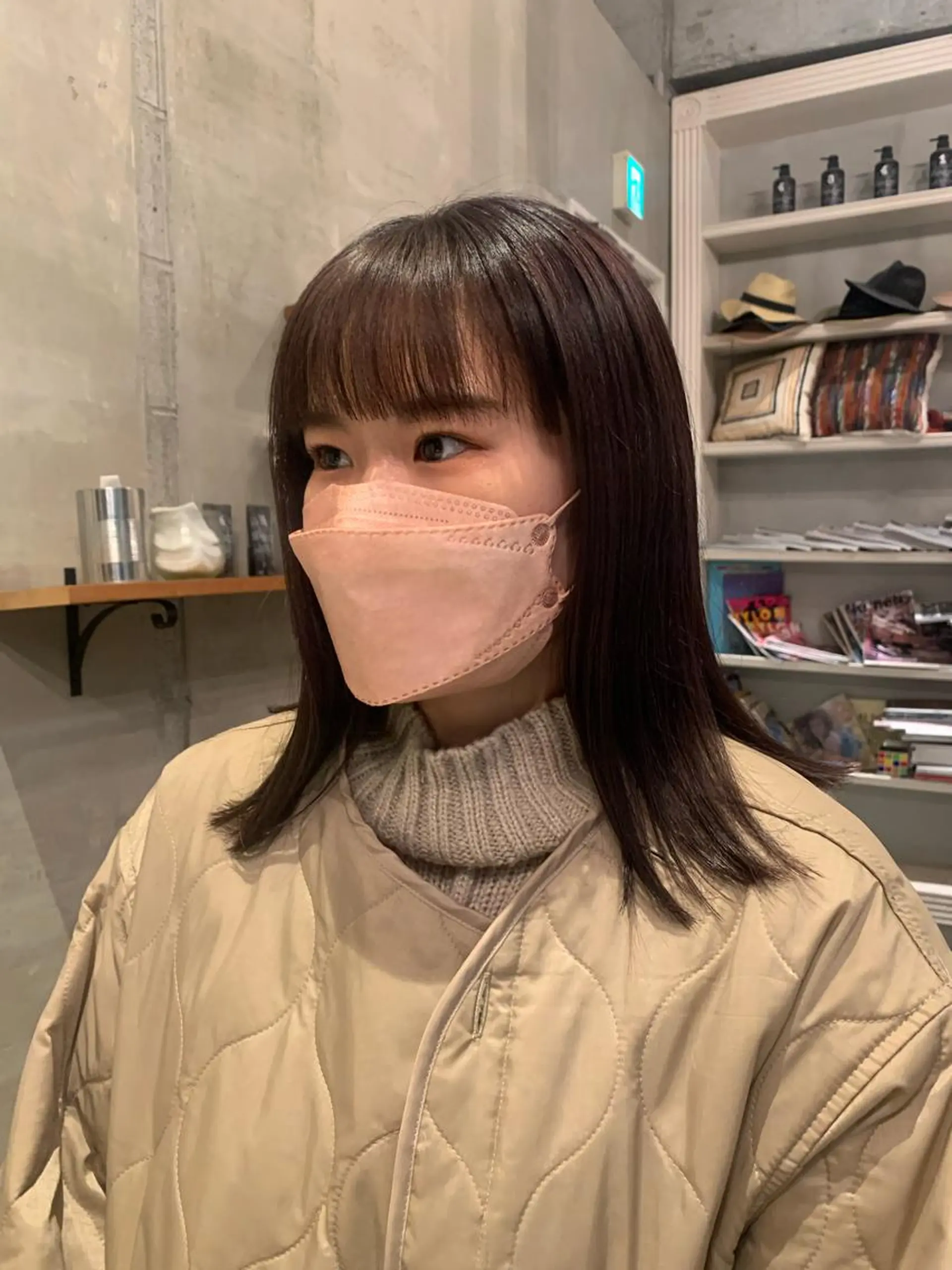 ミディアム カラー カネコ ユカリのヘアスタイル