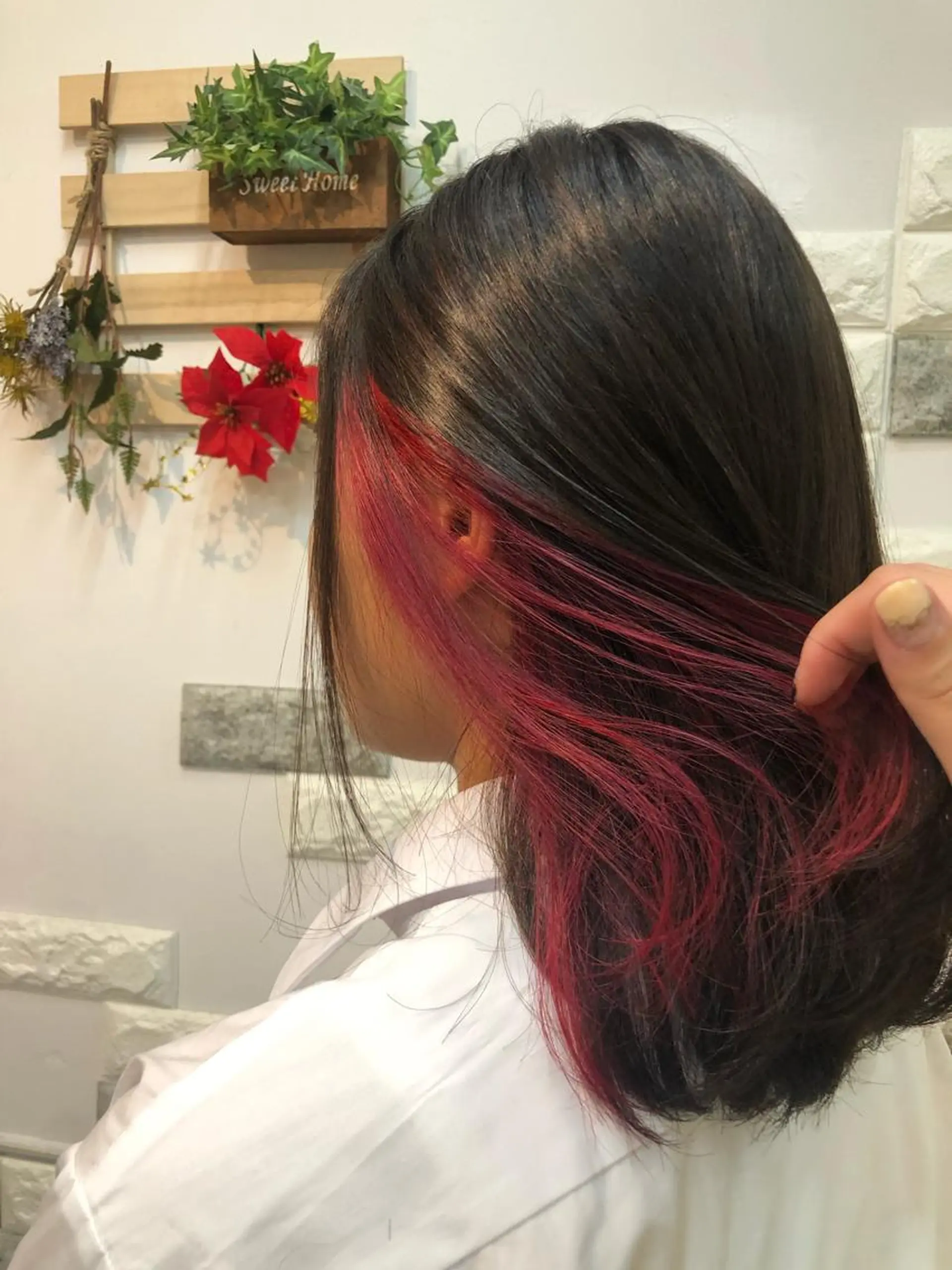 カラー イヤリングカラー ピンクカラー ショートボブ✨️ 池田芽生のヘアスタイル