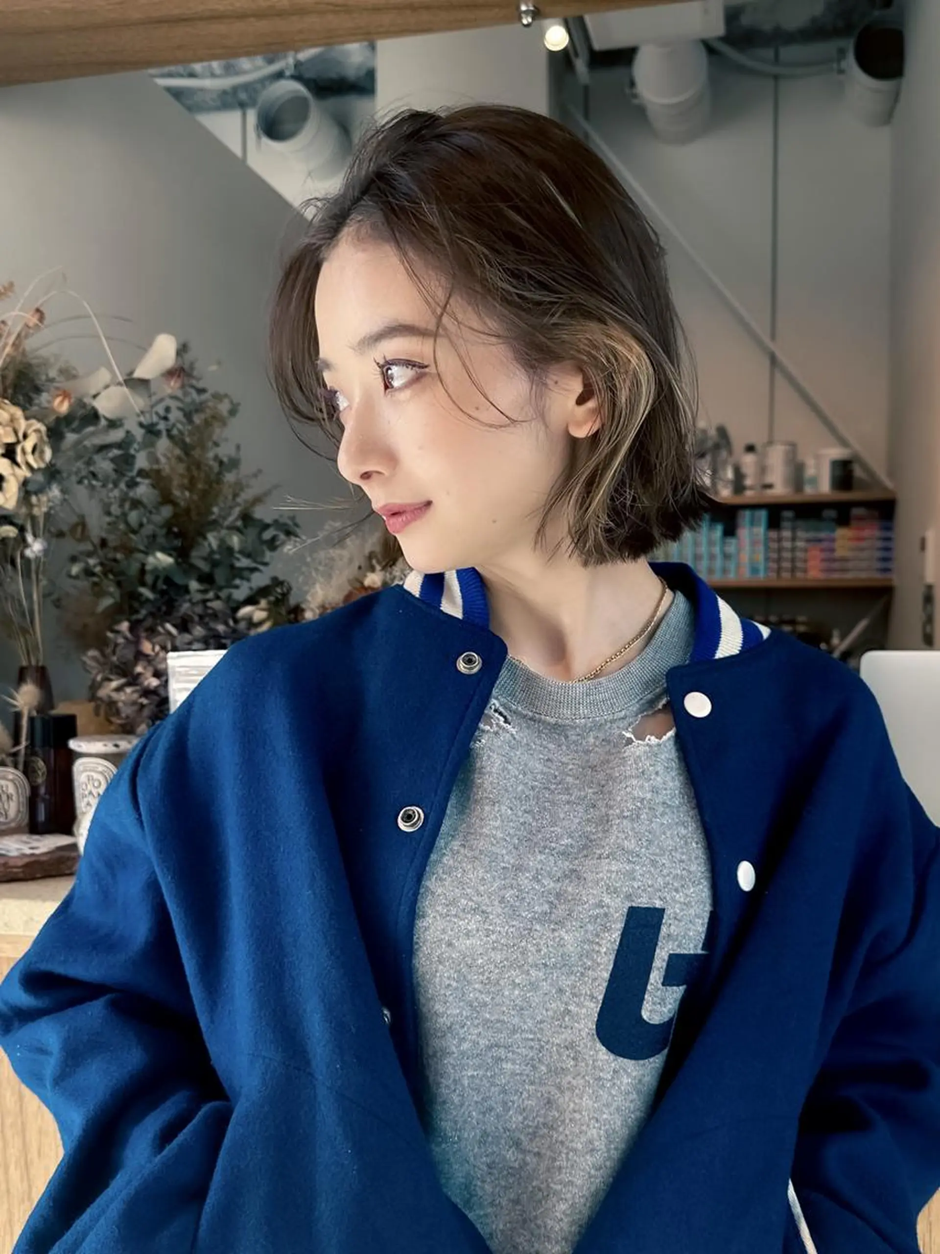 ミディアム カット ヘアカラー トリートメント yelm (official)のヘアスタイル