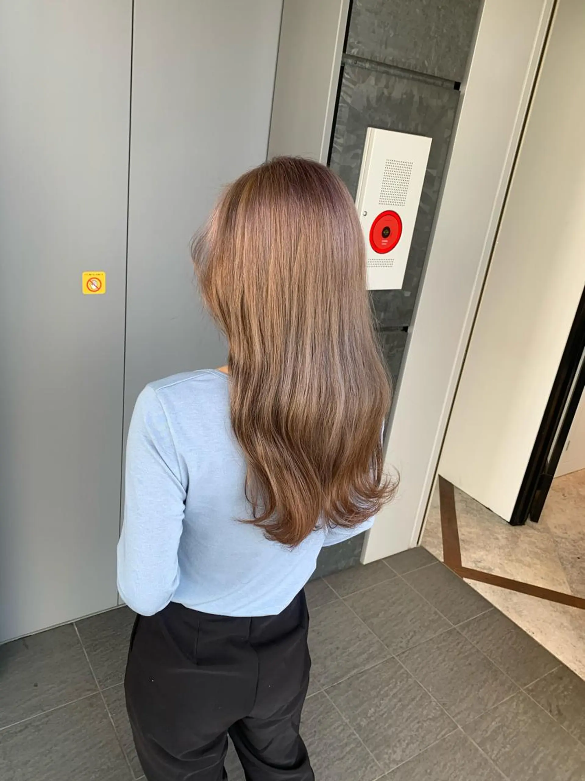 ロング カラー ベージュカラー ミルクティーベージュ aguhair jour所属・髪質改善/白髪ぼかし KENTAのヘアスタイル