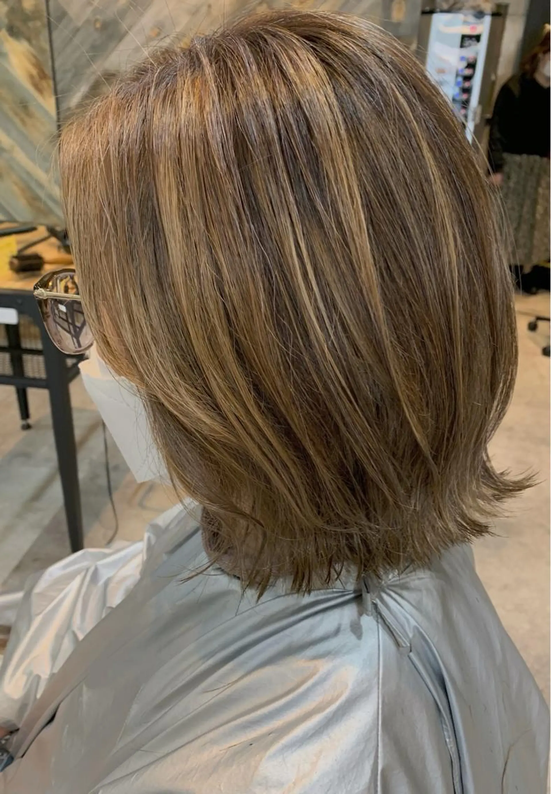 ミディアム ハイライト カット ヘアカラー トリートメント 山本 みきのヘアスタイル