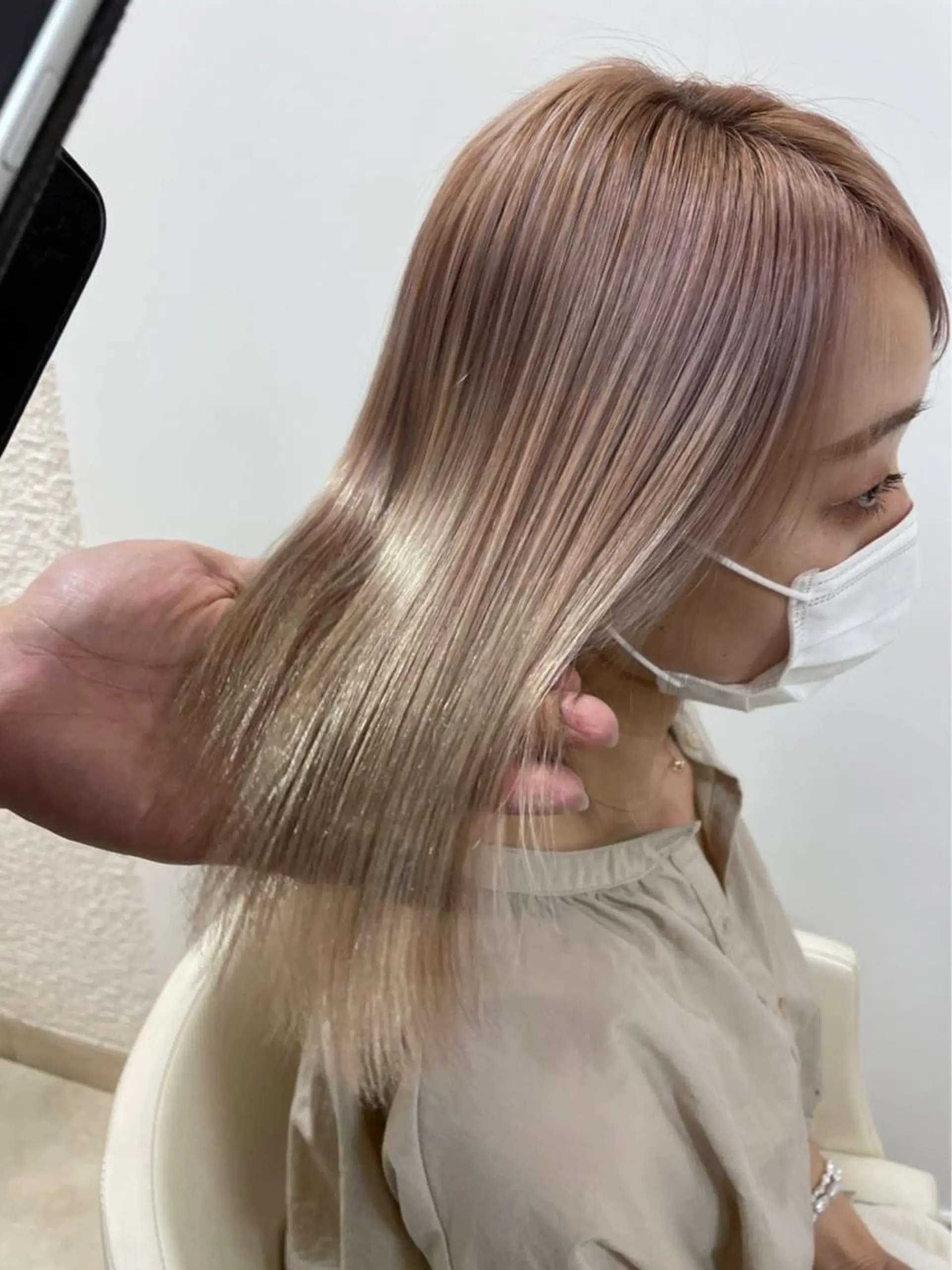 ミディアム カラー ハイトーン/ウルフ /レイヤー/坂野幸伸のヘアスタイル