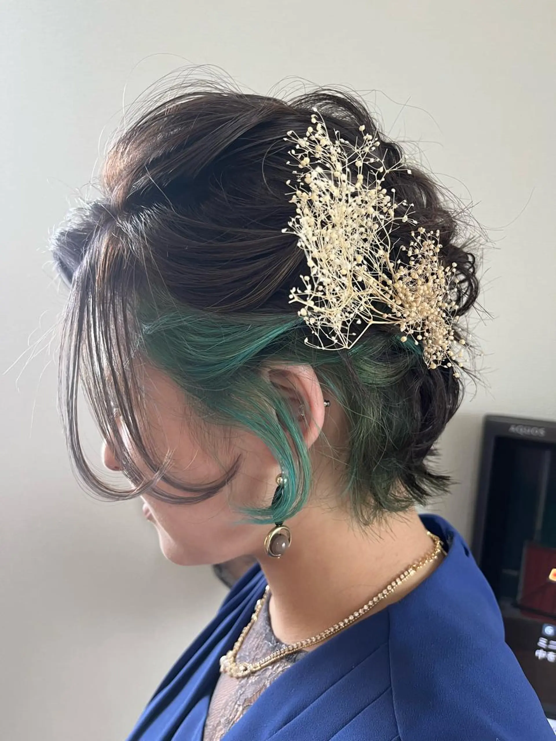 ショート ヘアアレンジ ハーフアップ クリスタルマジック hair &　eyeのヘアスタイル