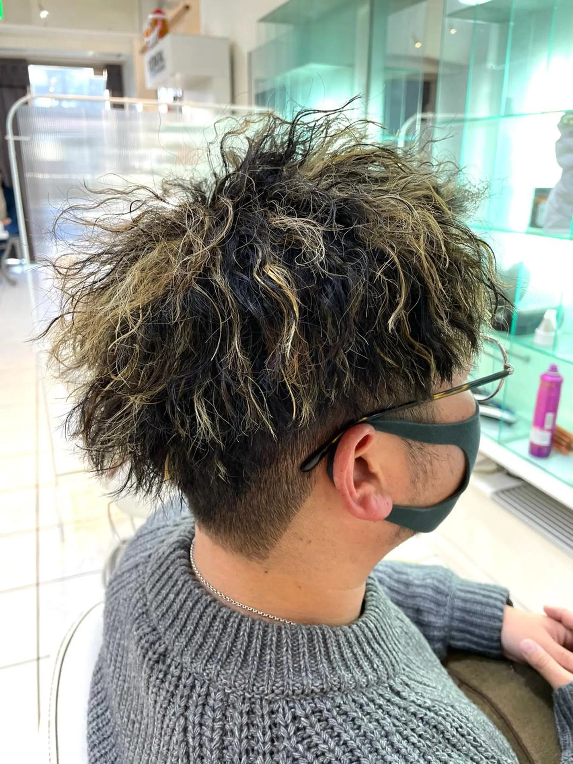 ショート カラー パーマ メンズ メンズメッシュ メッシュ カット ヘアカラー パーマ トリートメント 保住 亮太のヘアスタイル