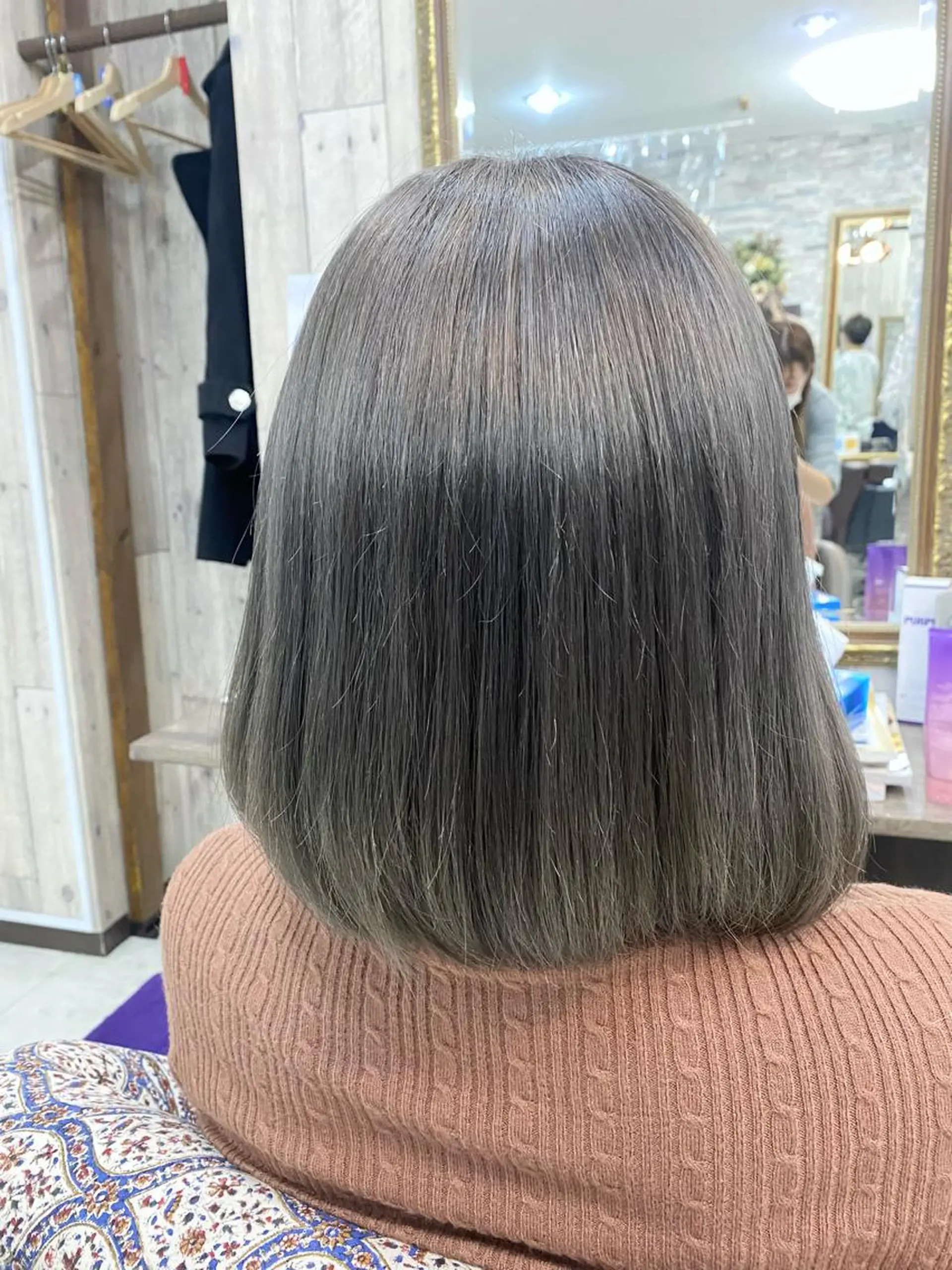 ミディアム ヘアカラー トリートメント 土屋朱理/ ハイトーンカラーのヘアスタイル