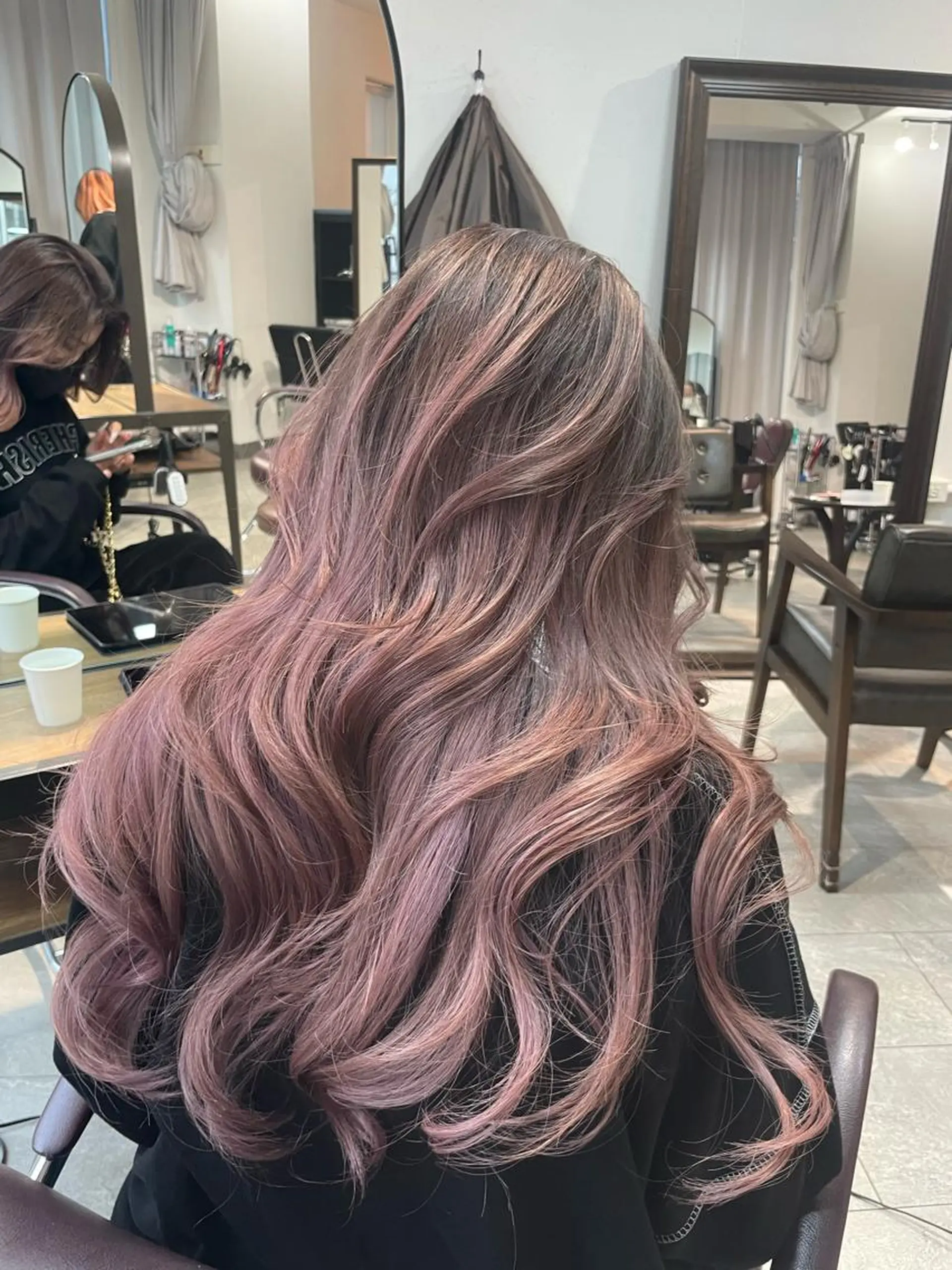 セミロング カラー ヘアアレンジ ヘアカラー 🌹TikTok4万 フォロワー🌹AKIのヘアスタイル