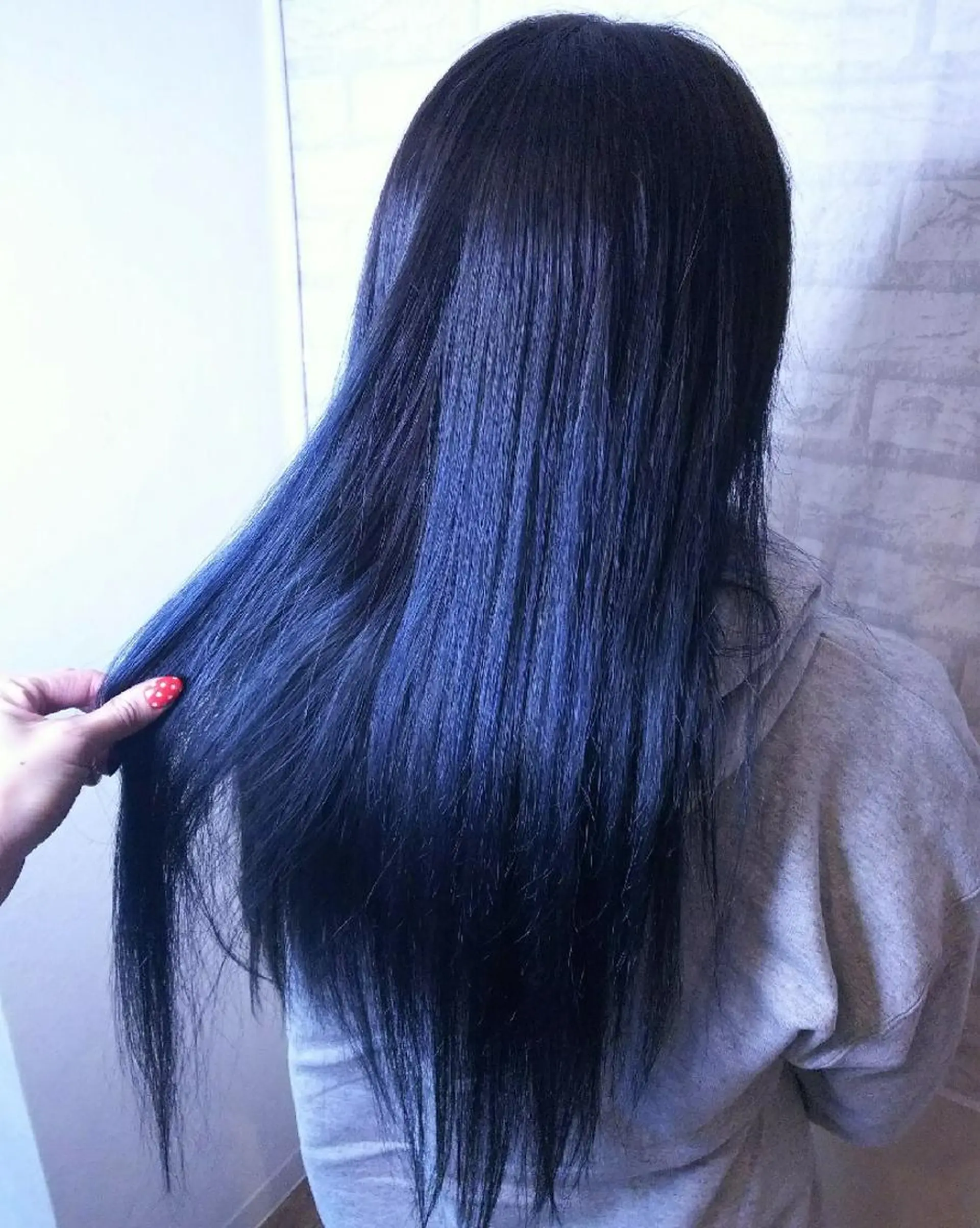 ロング カラー ブルーカラー シルバー JIL BLAN 京都所属・RU RIのヘアスタイル