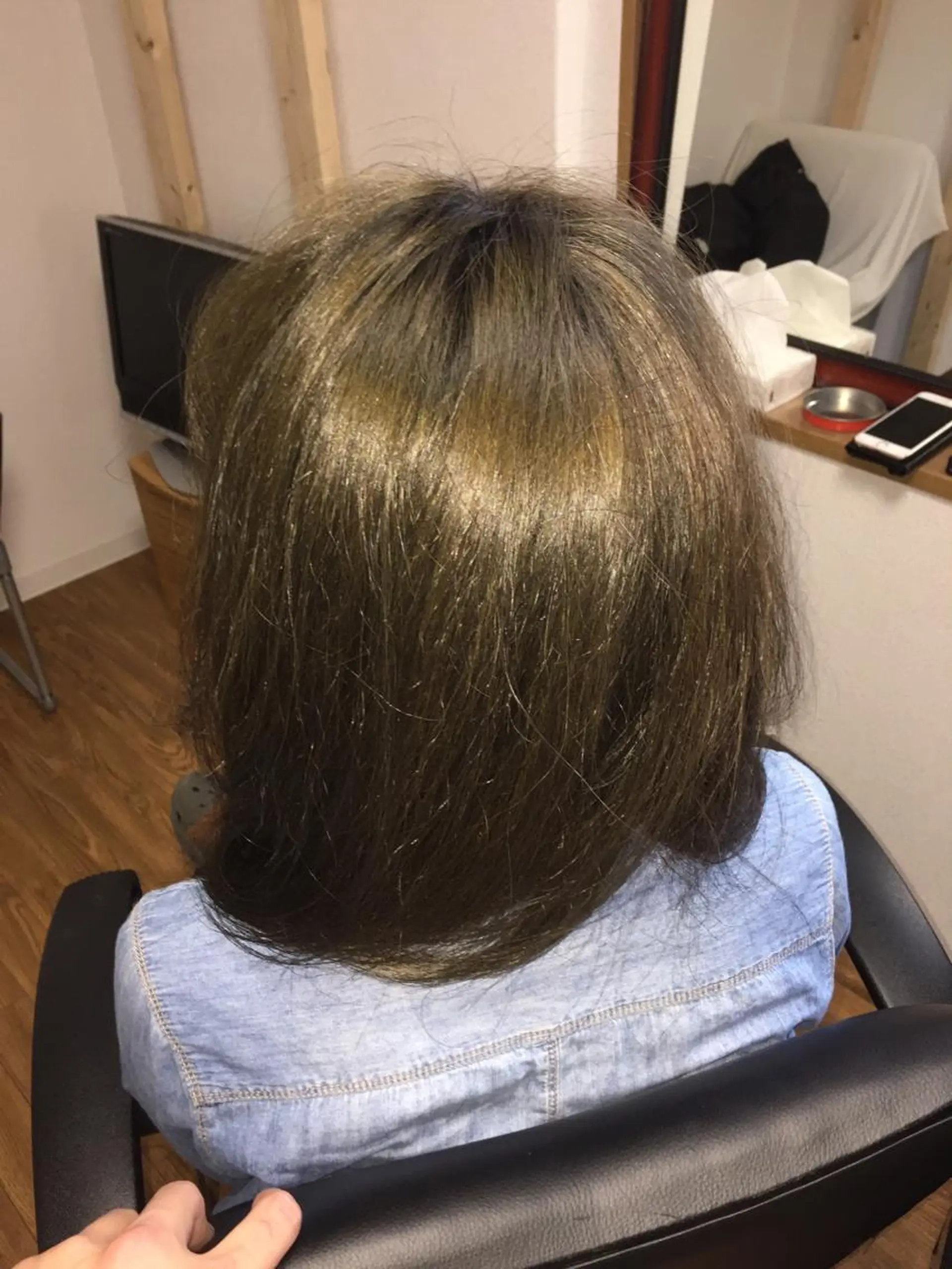 セミロング カラー じょん 。のヘアスタイル