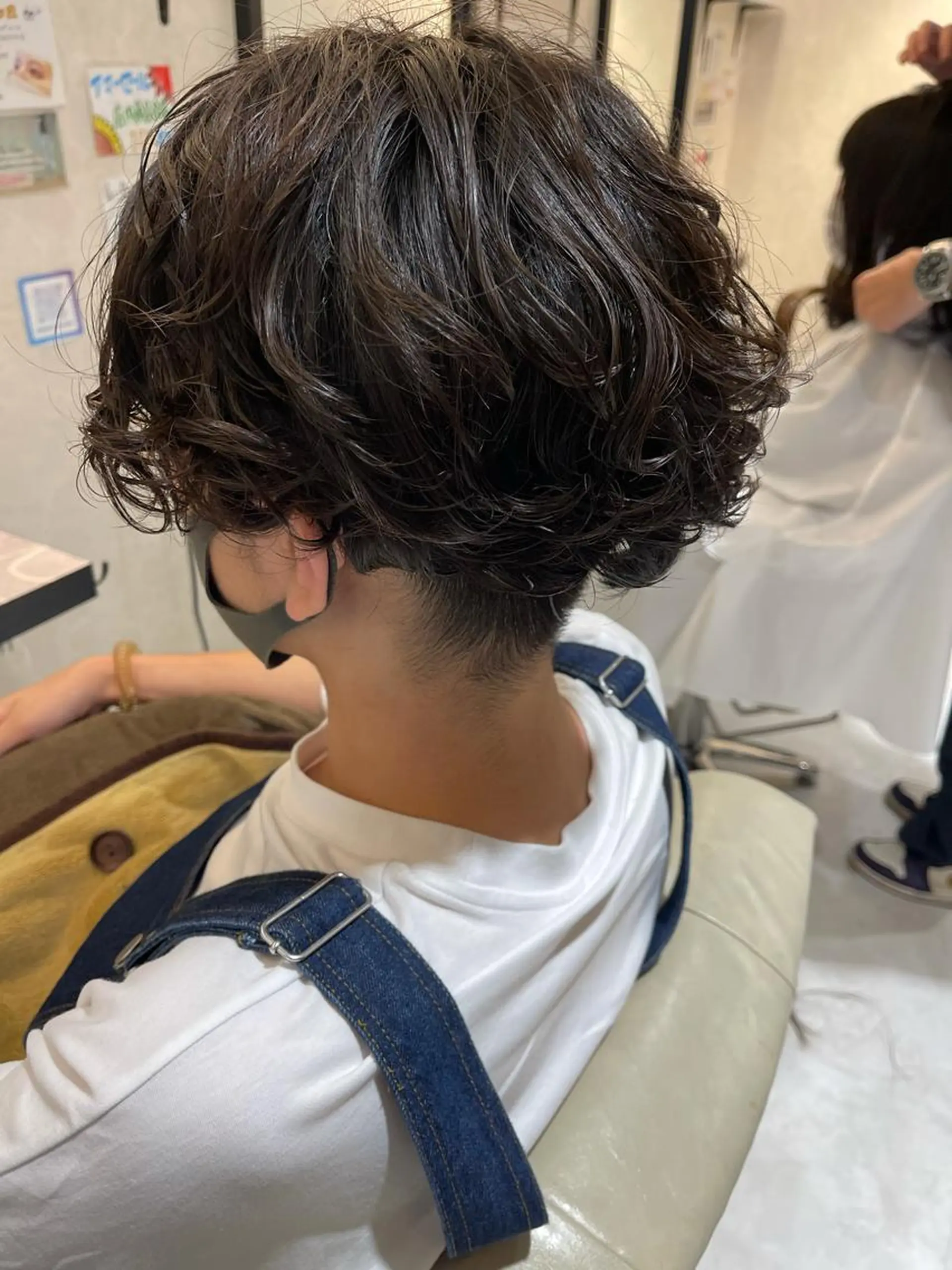 パーマ メンズ 濱田輝レイヤー 韓国風 ハイトーンのヘアスタイル