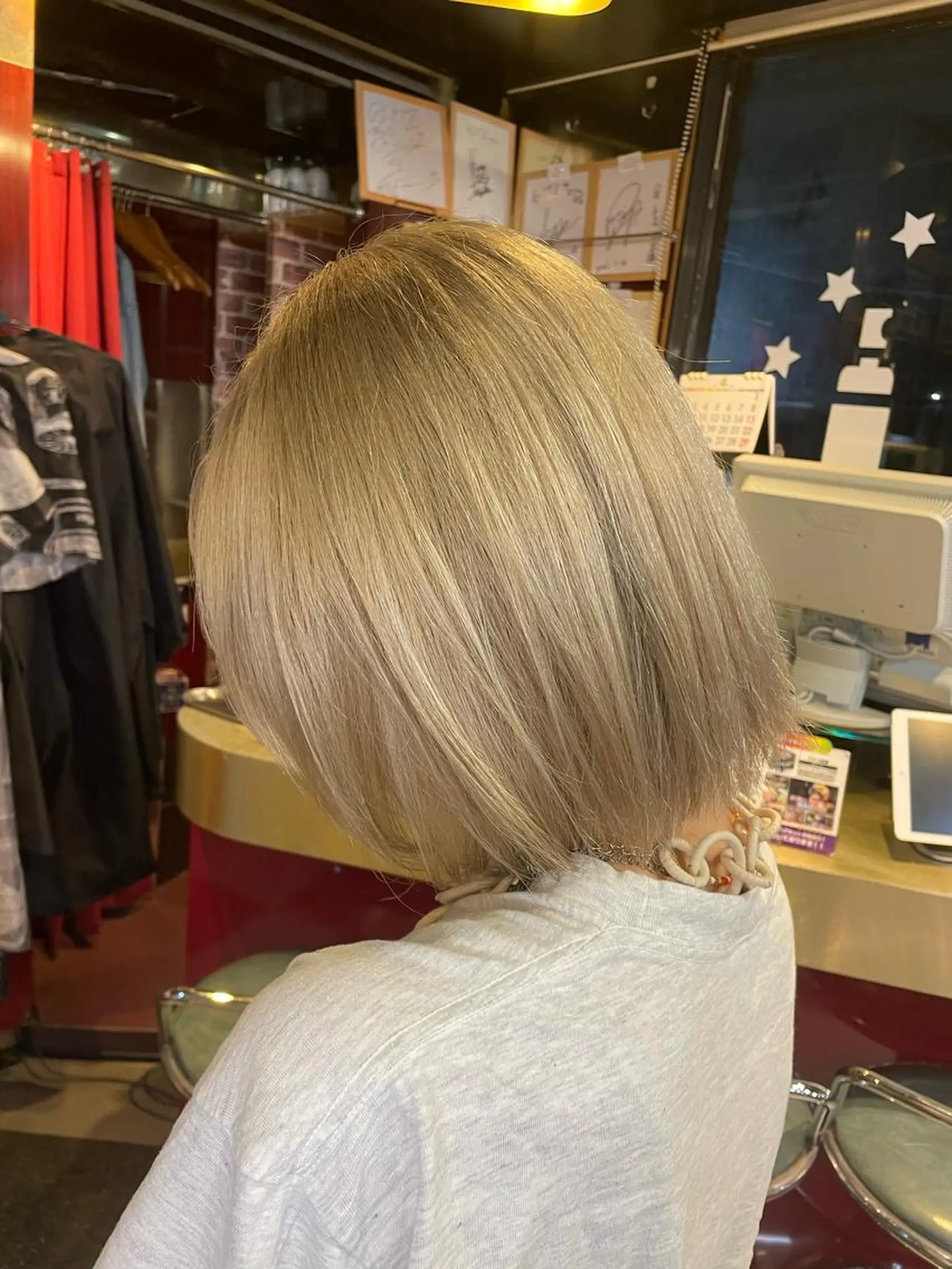 ミディアム 👑派手髪/カット 👑ANRYのヘアスタイル