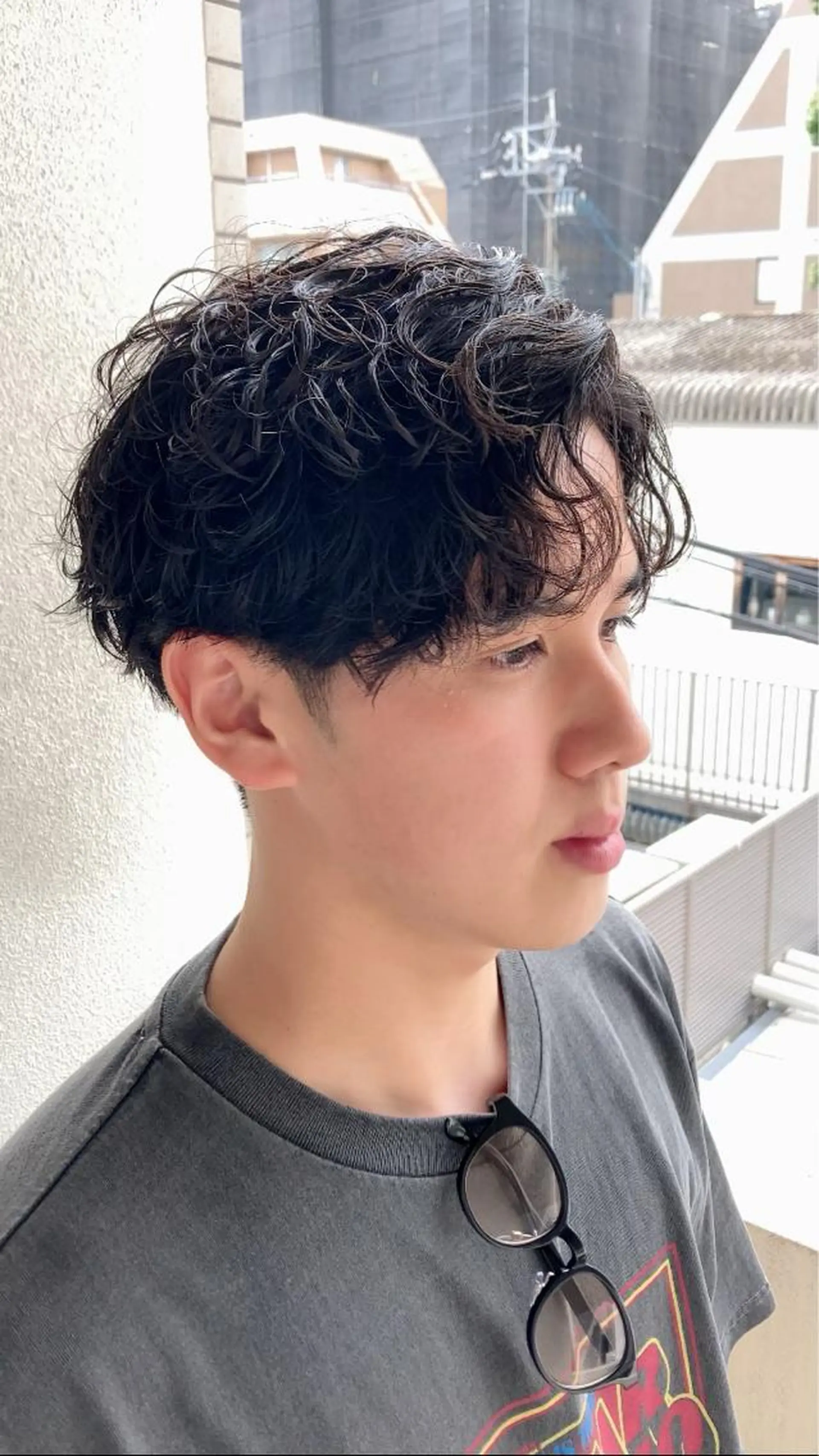 ショート メンズ センターパート メンズパーマ 波巻きパーマ カット パーマ AUTHENTIC private mens hair salon所属・完全個室マンツーマン メンズサロン草野貴樹のヘアスタイル