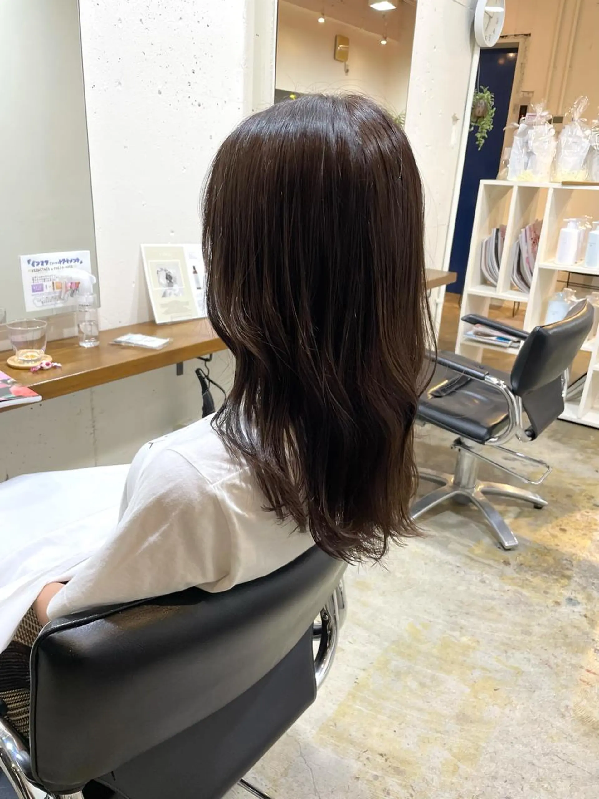 ミディアム カラー 透明感カラー グレージュ カット ヘアカラー トリートメント MIOベージュカラー 柔らかいカラーのヘアスタイル