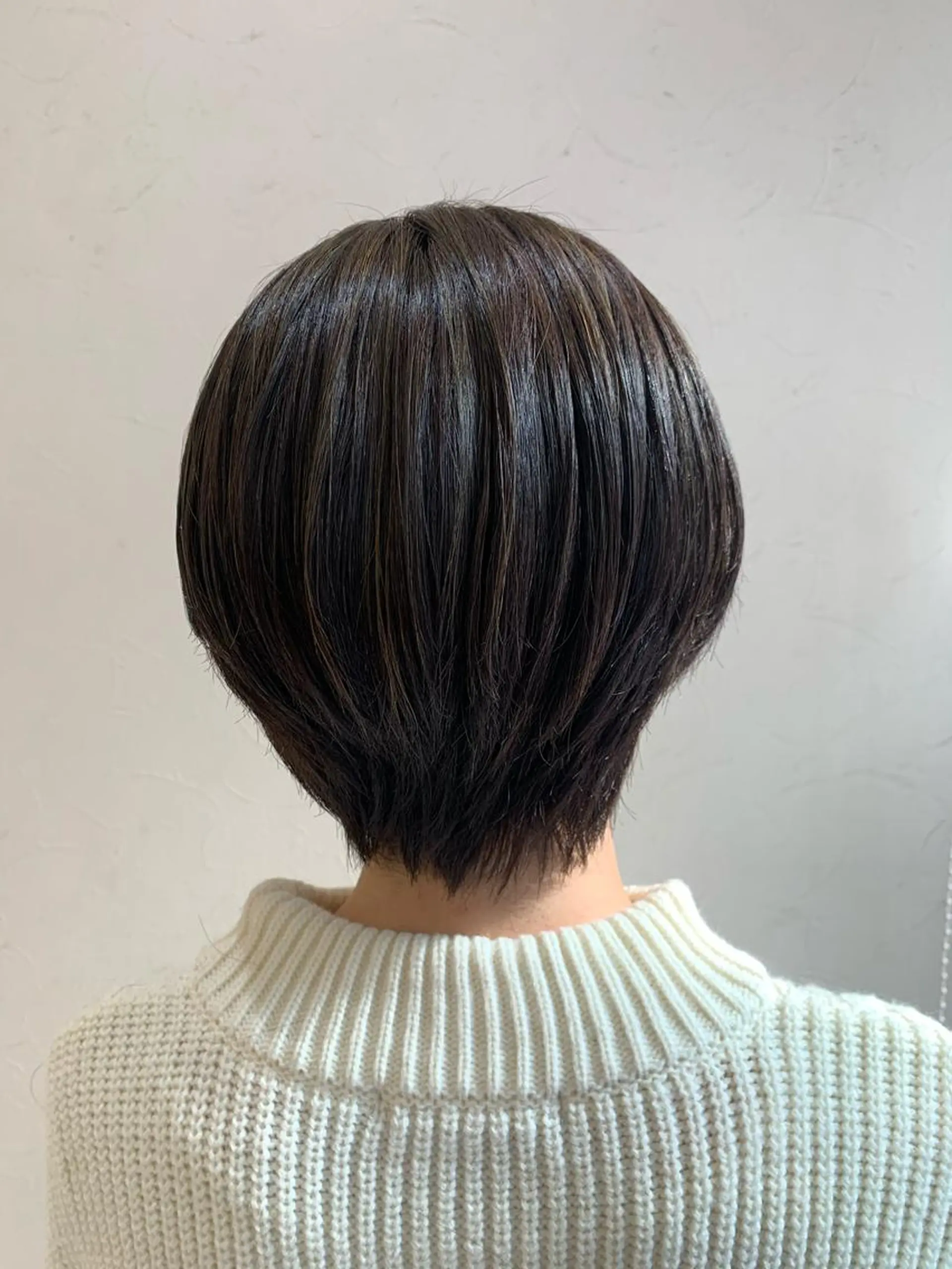 ショート カラー カット ヘアカラー トリートメント 店長ハイトーンカラー 柞山史奈のヘアスタイル