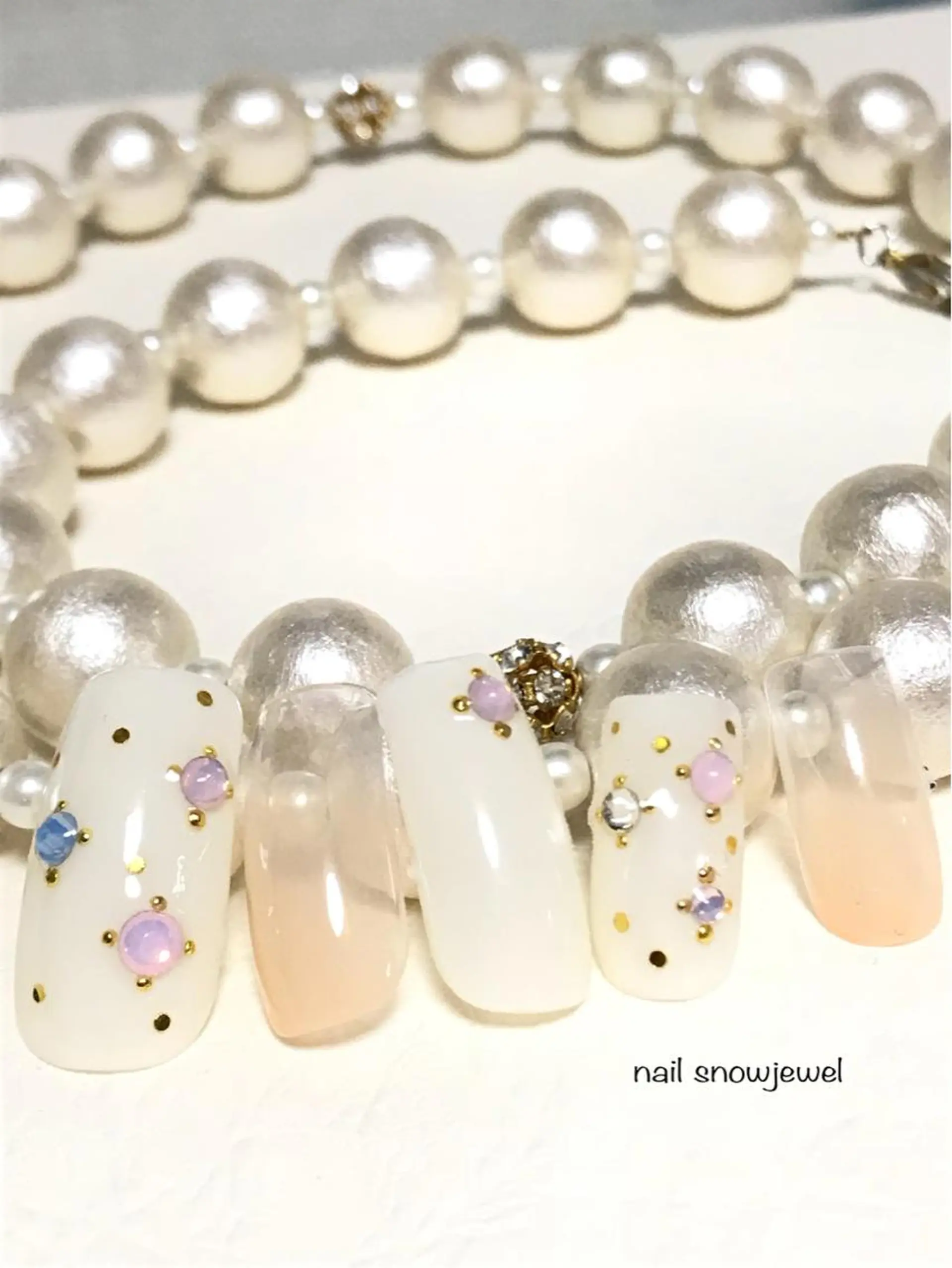 ネイル グラデーション nail snowjewelのネイルデザイン