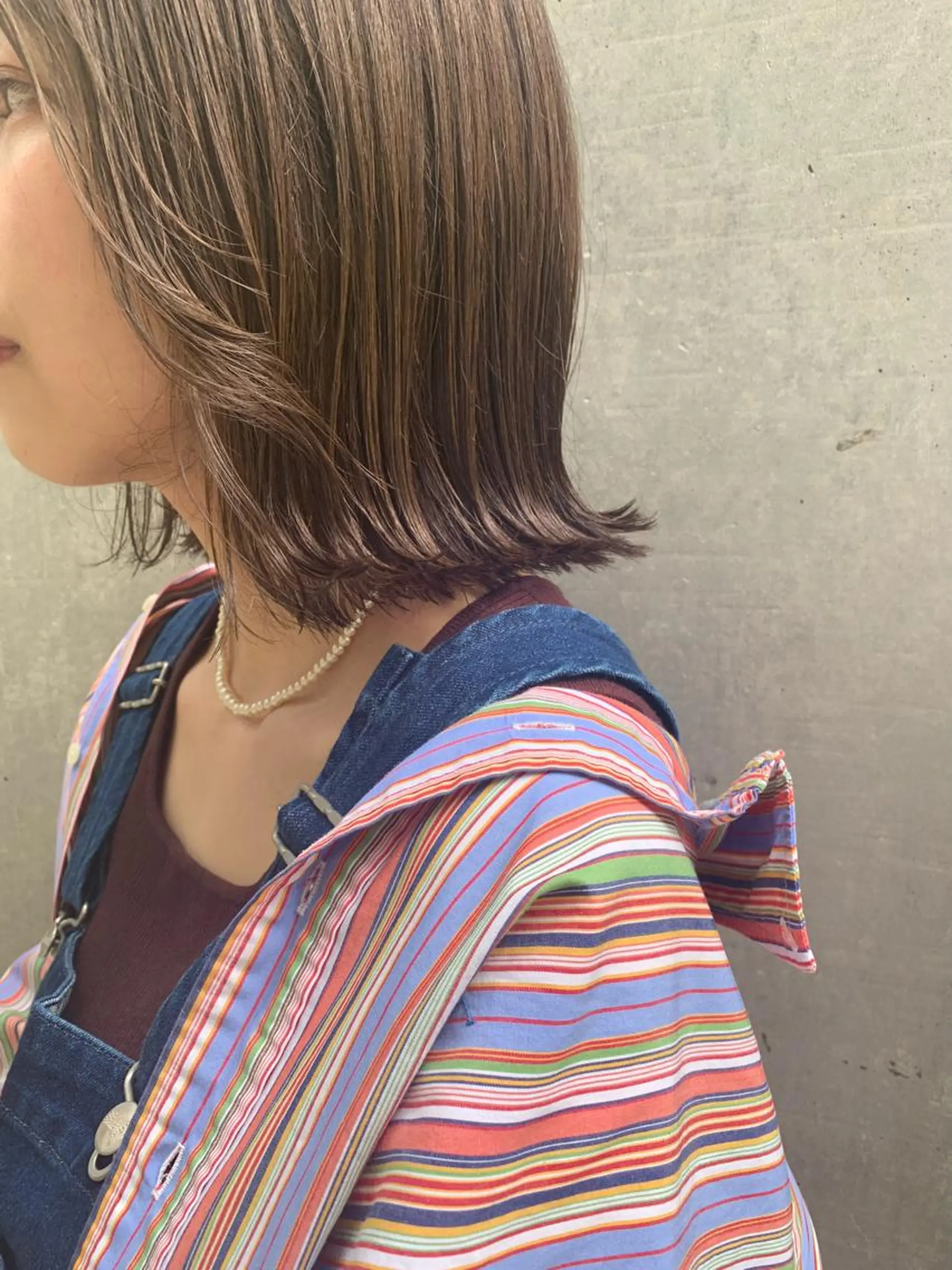 ショート カラー ベージュカラー オリーブベージュ 寺尾 綾乃のヘアスタイル