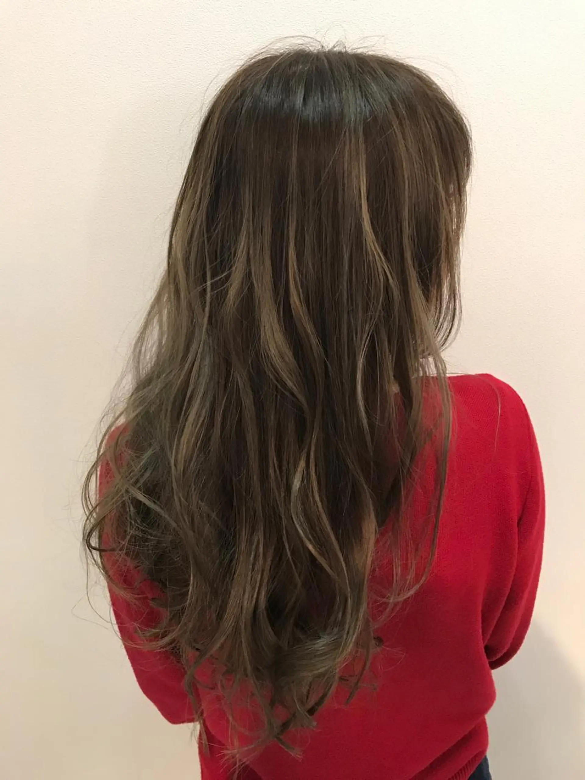 ロング カラー ハイライトカラー ハイライト GRANLUSSO 岡山駅前 ビックカメラ5階所属・岡本 智次のヘアスタイル