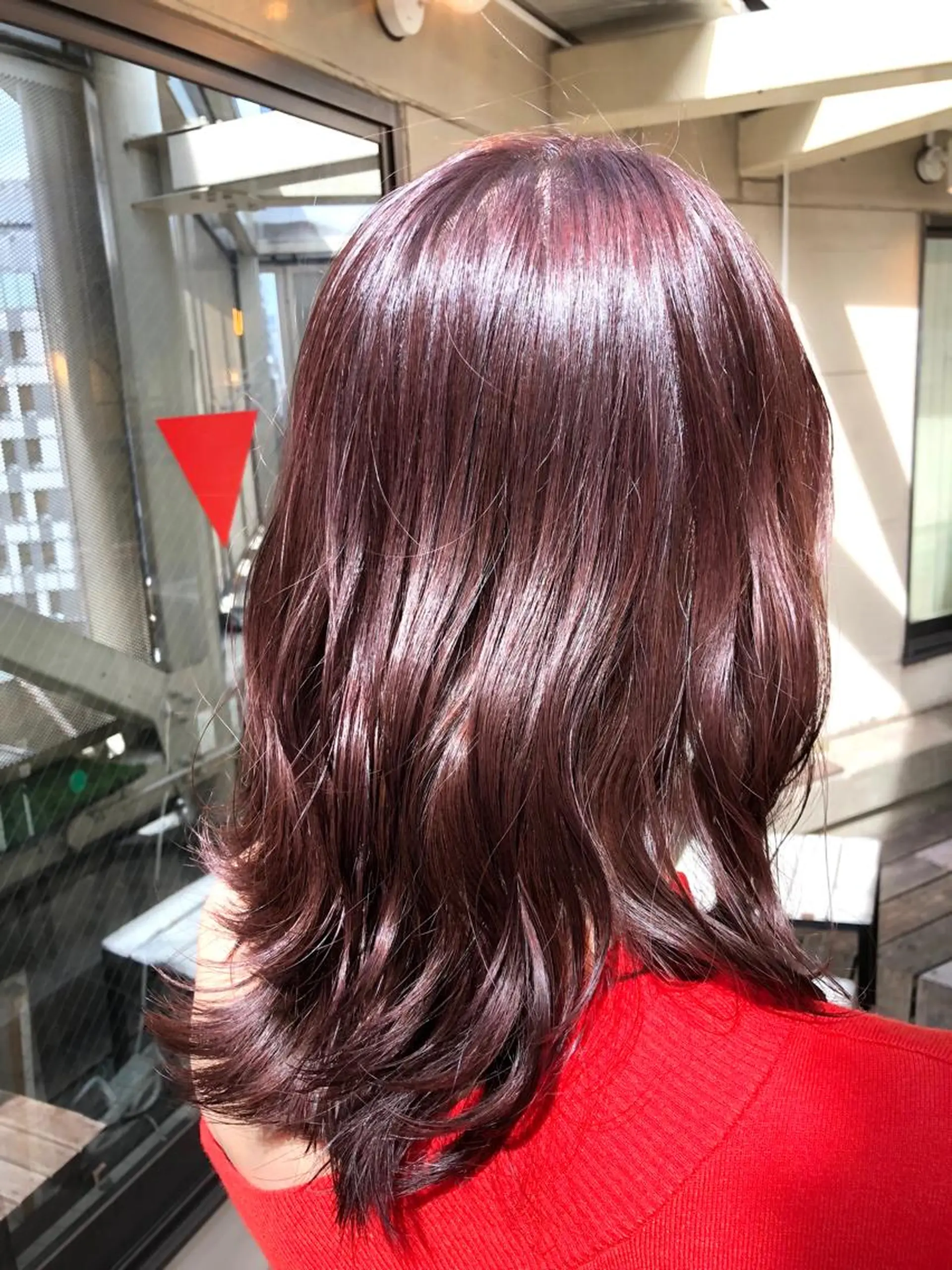 ミディアム SALOWIN 表参道所属・シンカ 表参道のヘアスタイル