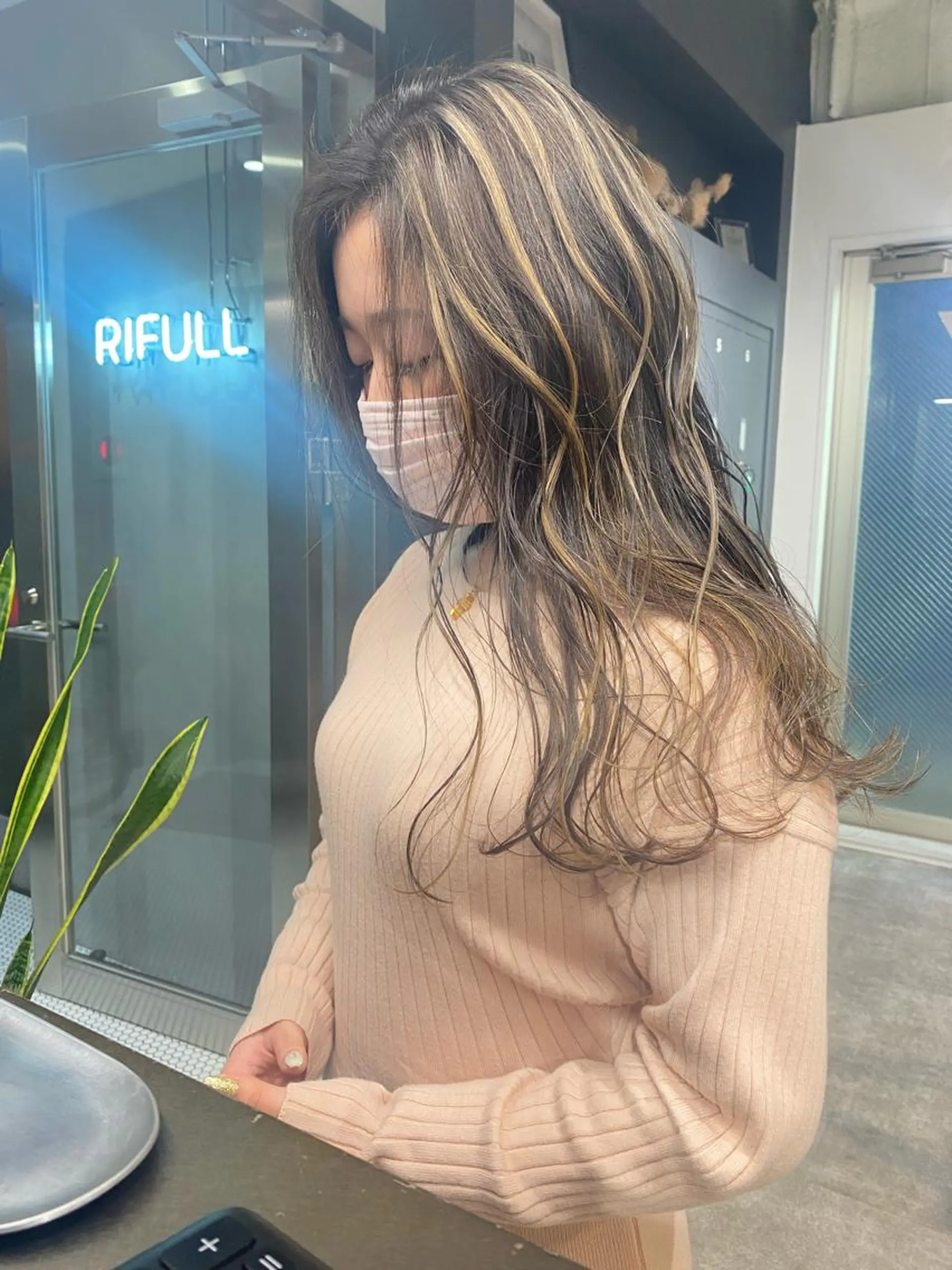 ロング カラー nishido ハイライト/海外ヘアのヘアスタイル