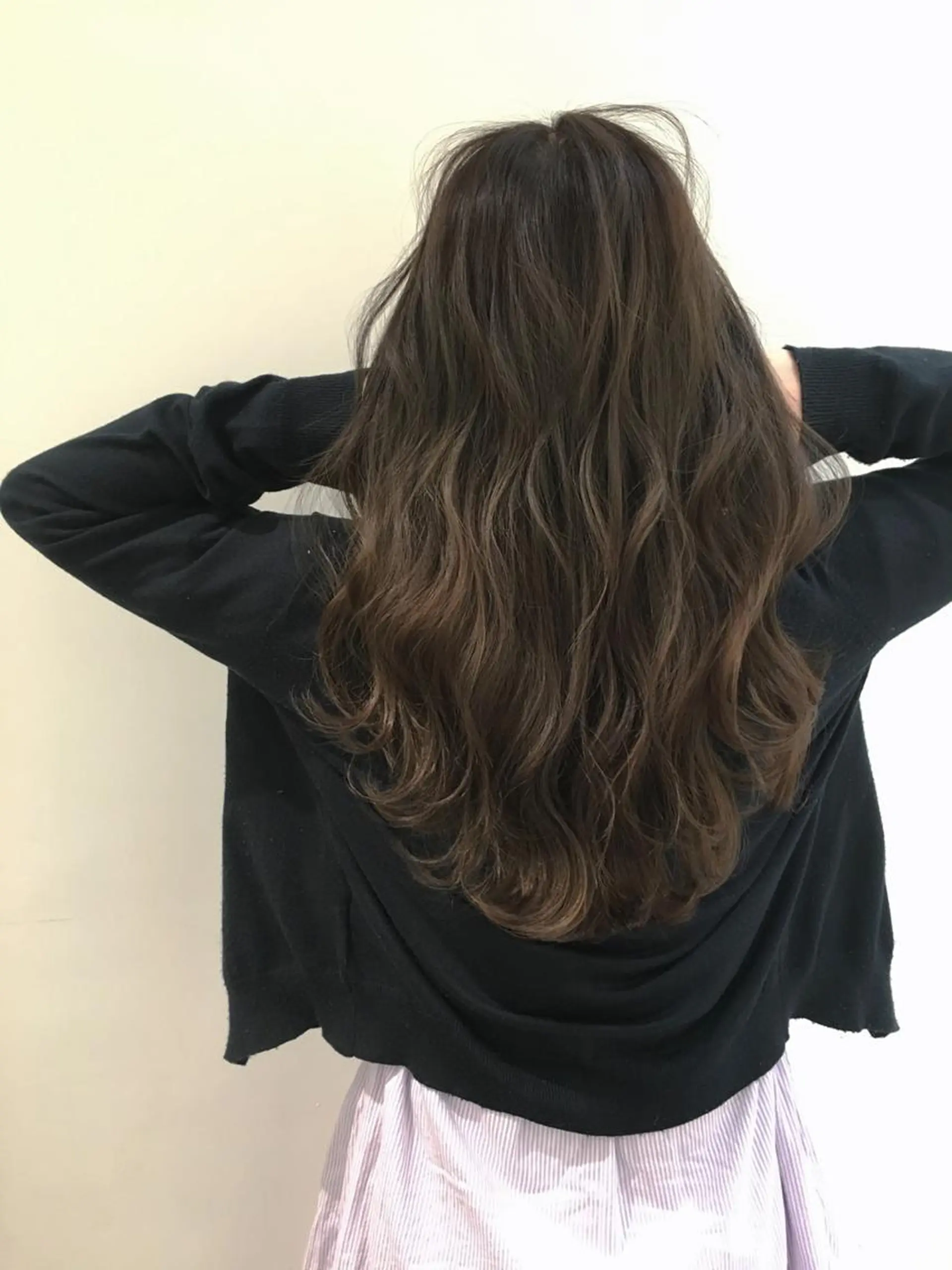 ミディアム due hair 京都駅前店 MILBON オージュア認定サロン【デューヘアー】所属・ハイトーンブリーチ 土坂 由志【京都】のヘアスタイル