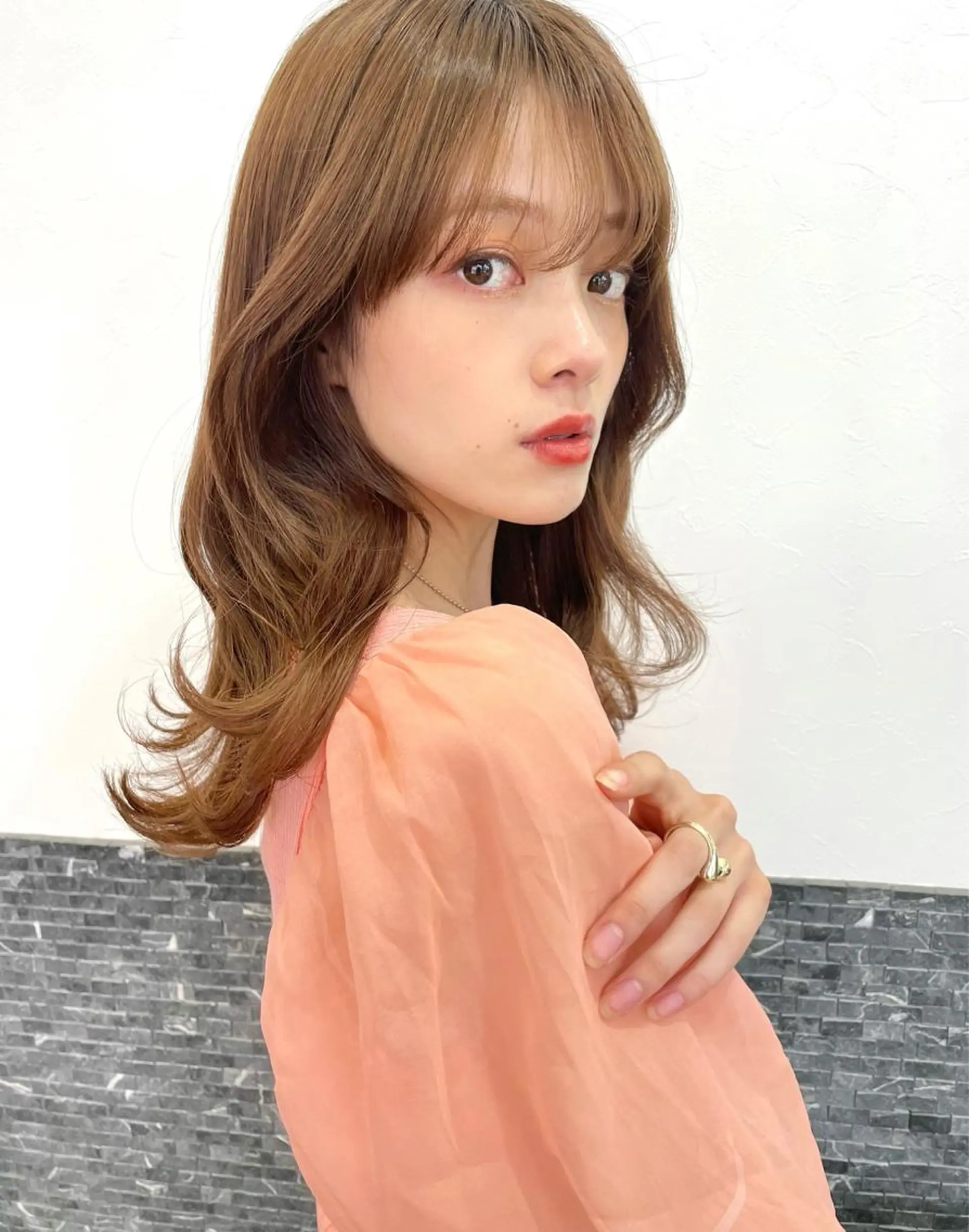 ミディアム カット ヘアカラー トリートメント レイヤーカット、 大人可愛い　中村美羅のヘアスタイル