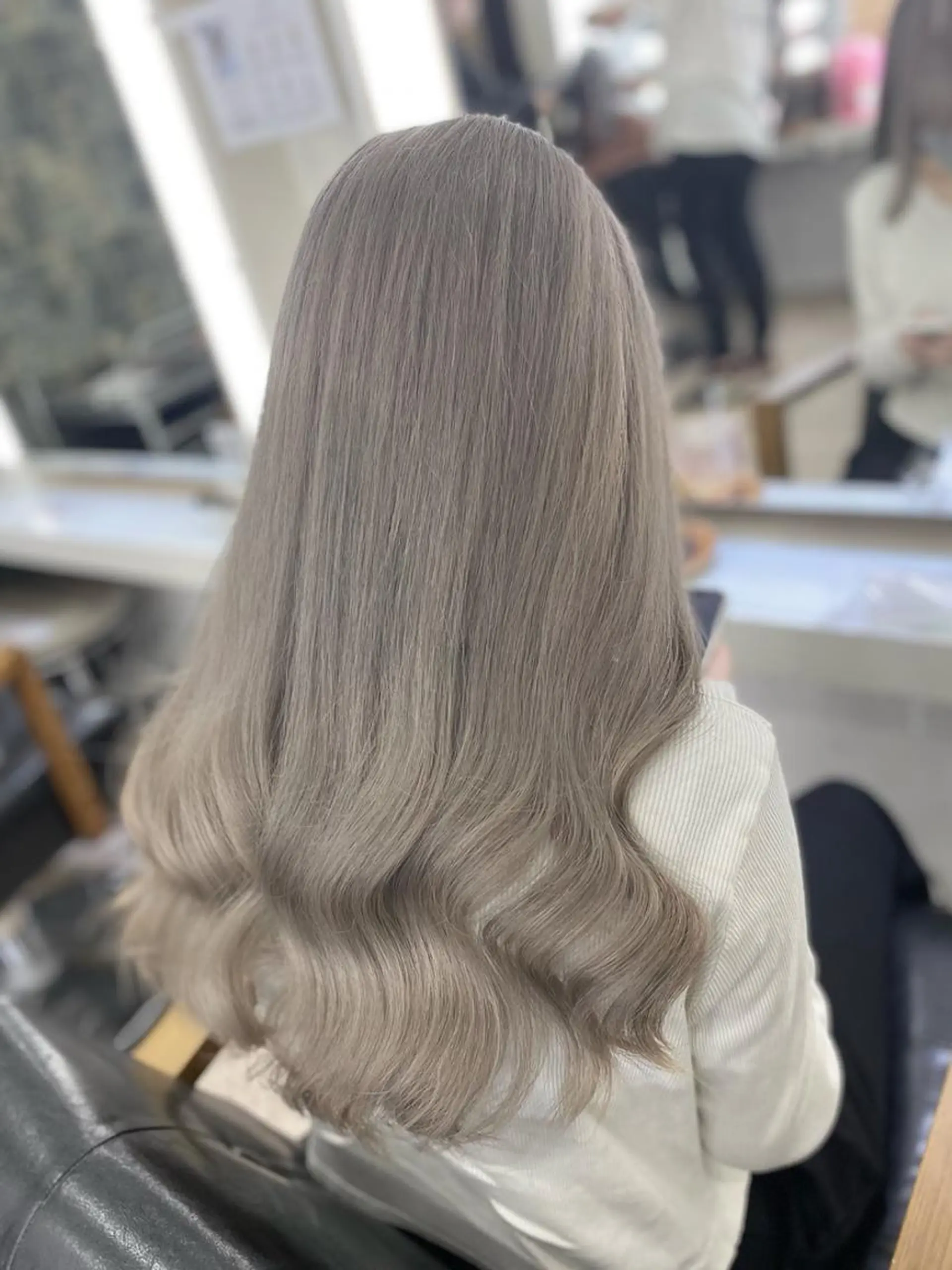 セミロング ヘアカラー 🦋 SHION 🦋のヘアスタイル