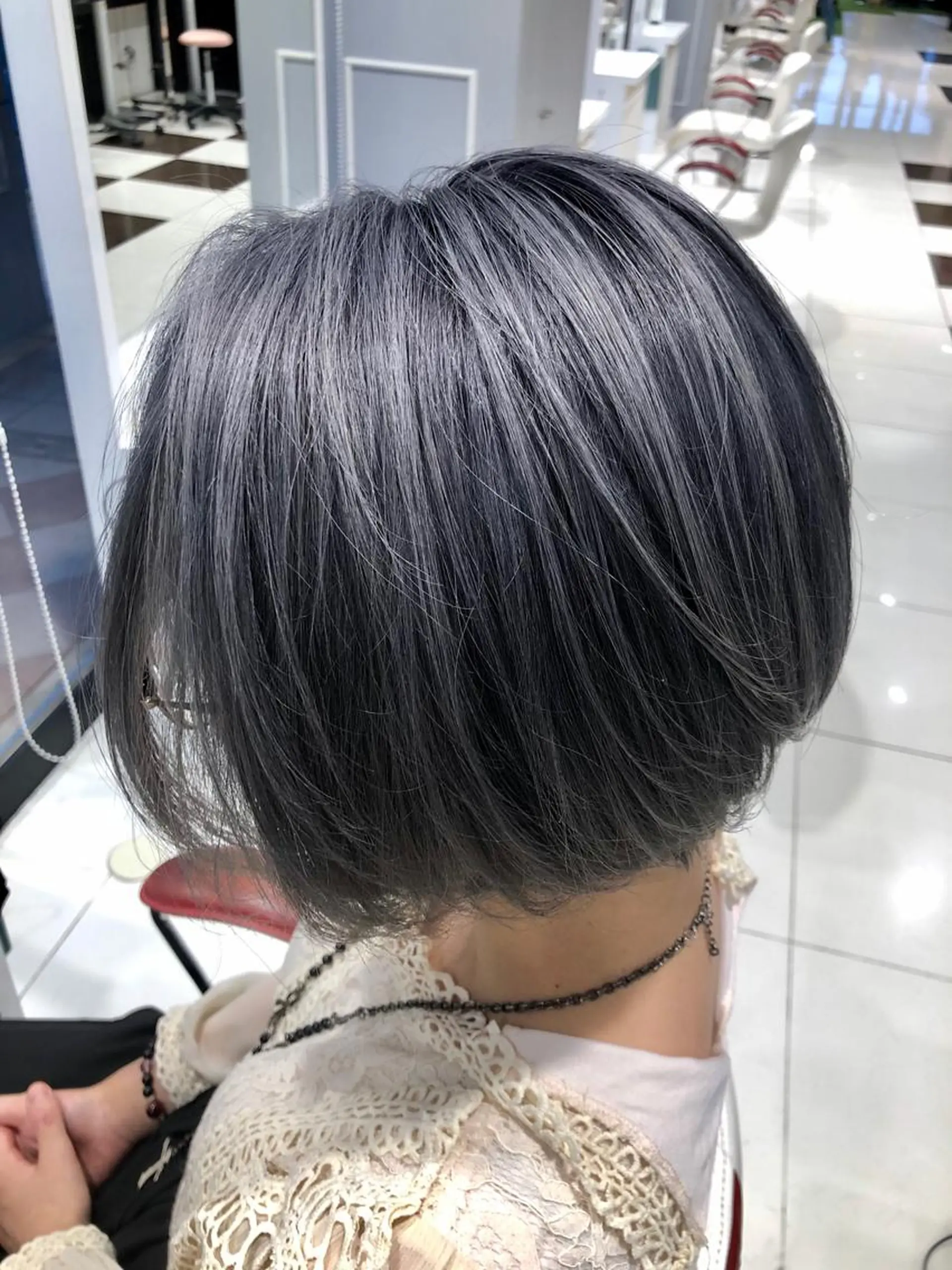 ショート カラー ブリーチ パープルカラー ヘアカラー トリートメント 横倉 宏樹のヘアスタイル