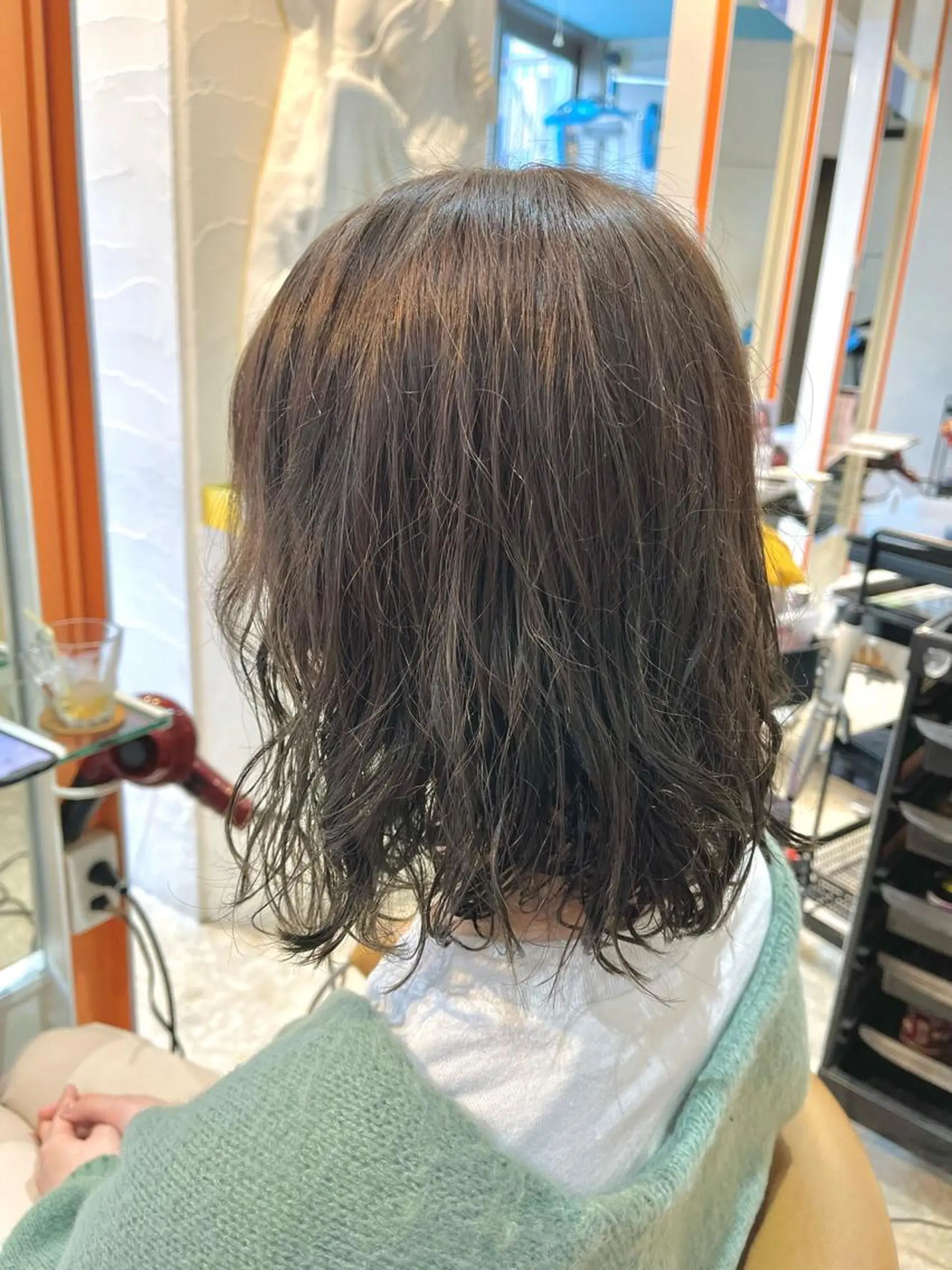 ミディアム カラー ヘアカラー トリートメント うしだ かおるのヘアスタイル