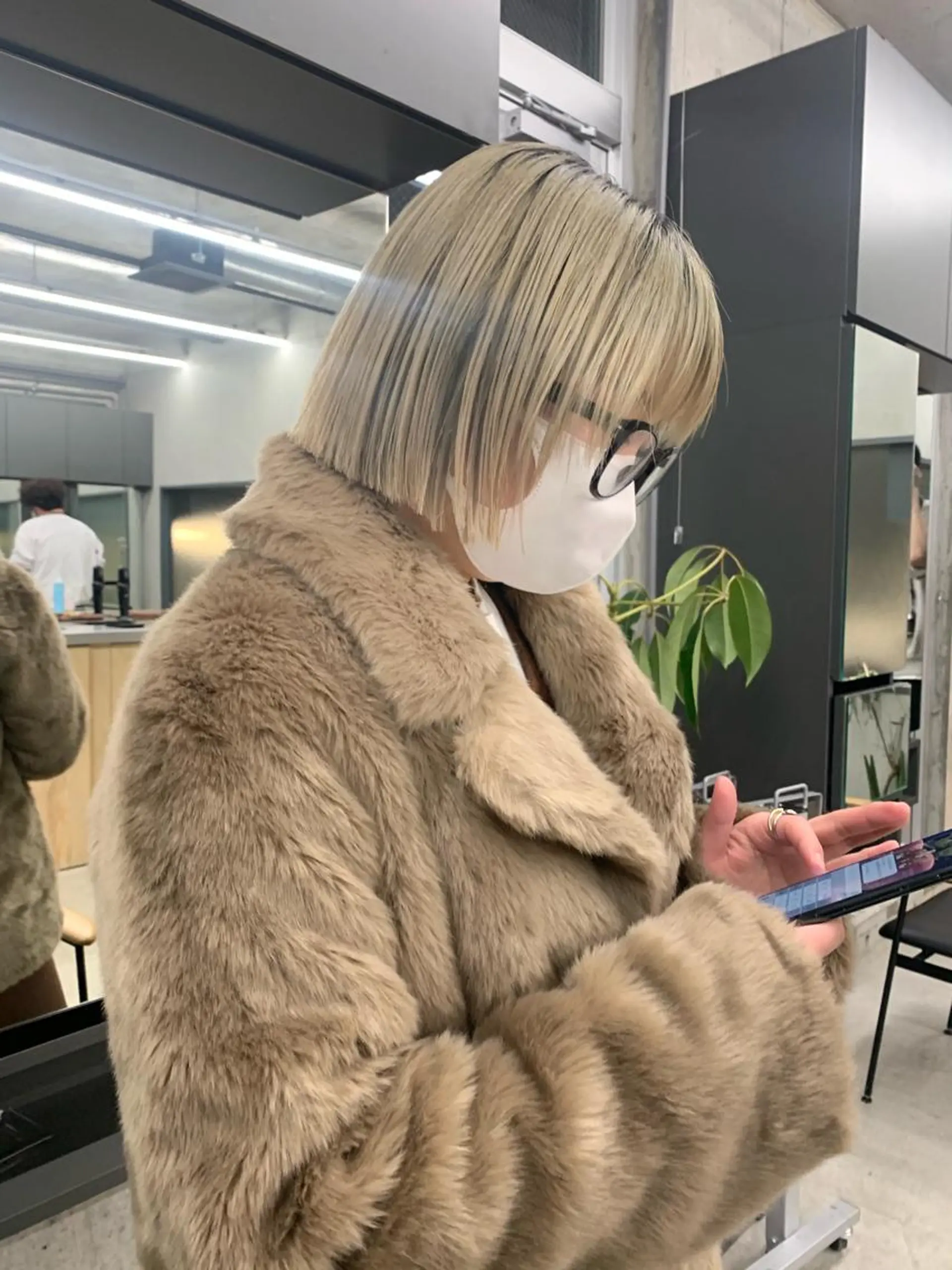 ショート カラー ハイトーンカラー ボブ 顔周りカット カット 縮毛矯正 sakoda shunkiのヘアスタイル