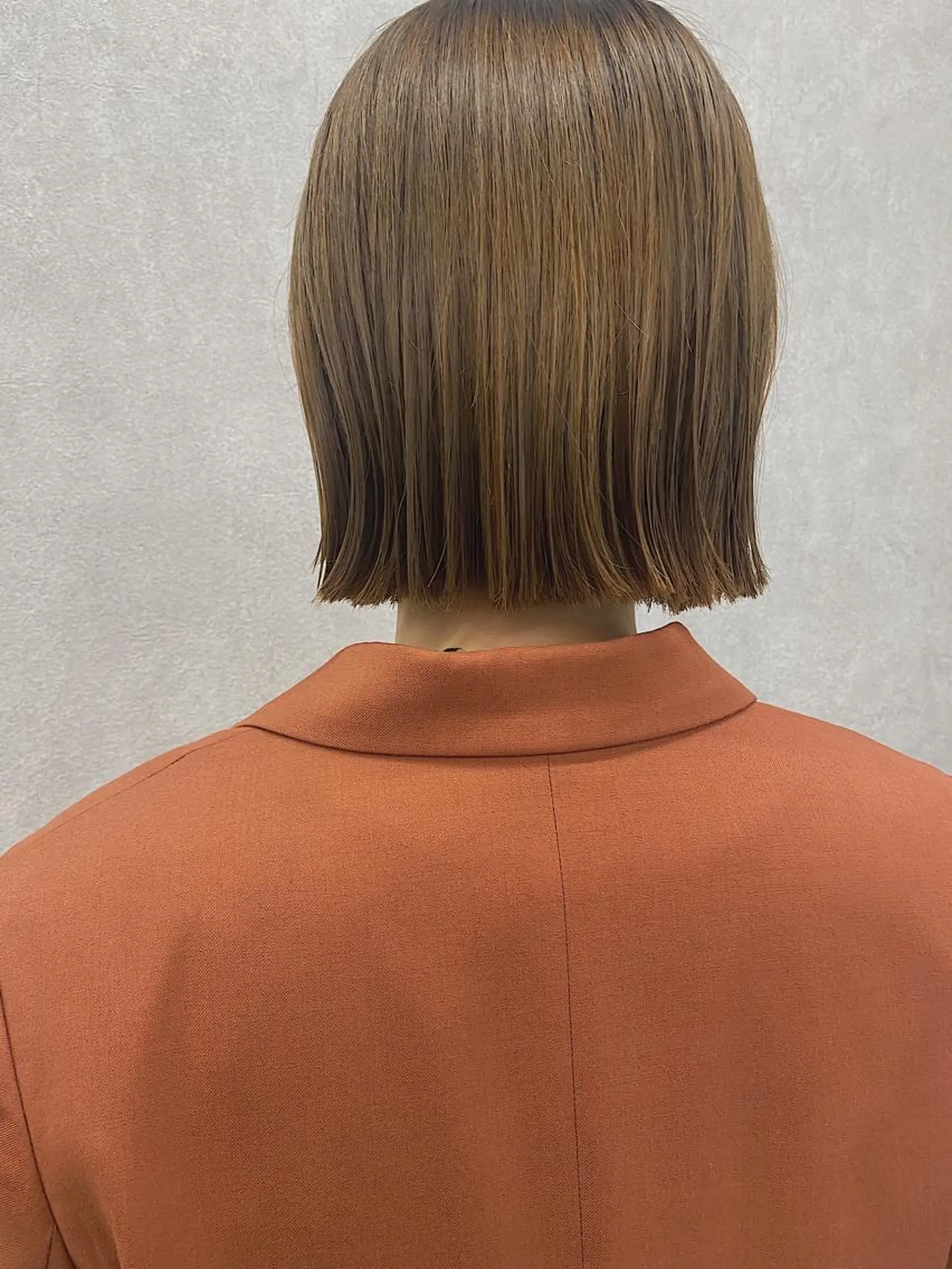 ショート カラー ヘアアレンジ 切りっぱなしボブ ベージュカラー ハイライトカラー ミルクティーベージュ ボブ カット ヘアカラー トリートメント Kawaguchi Arisaのヘアスタイル