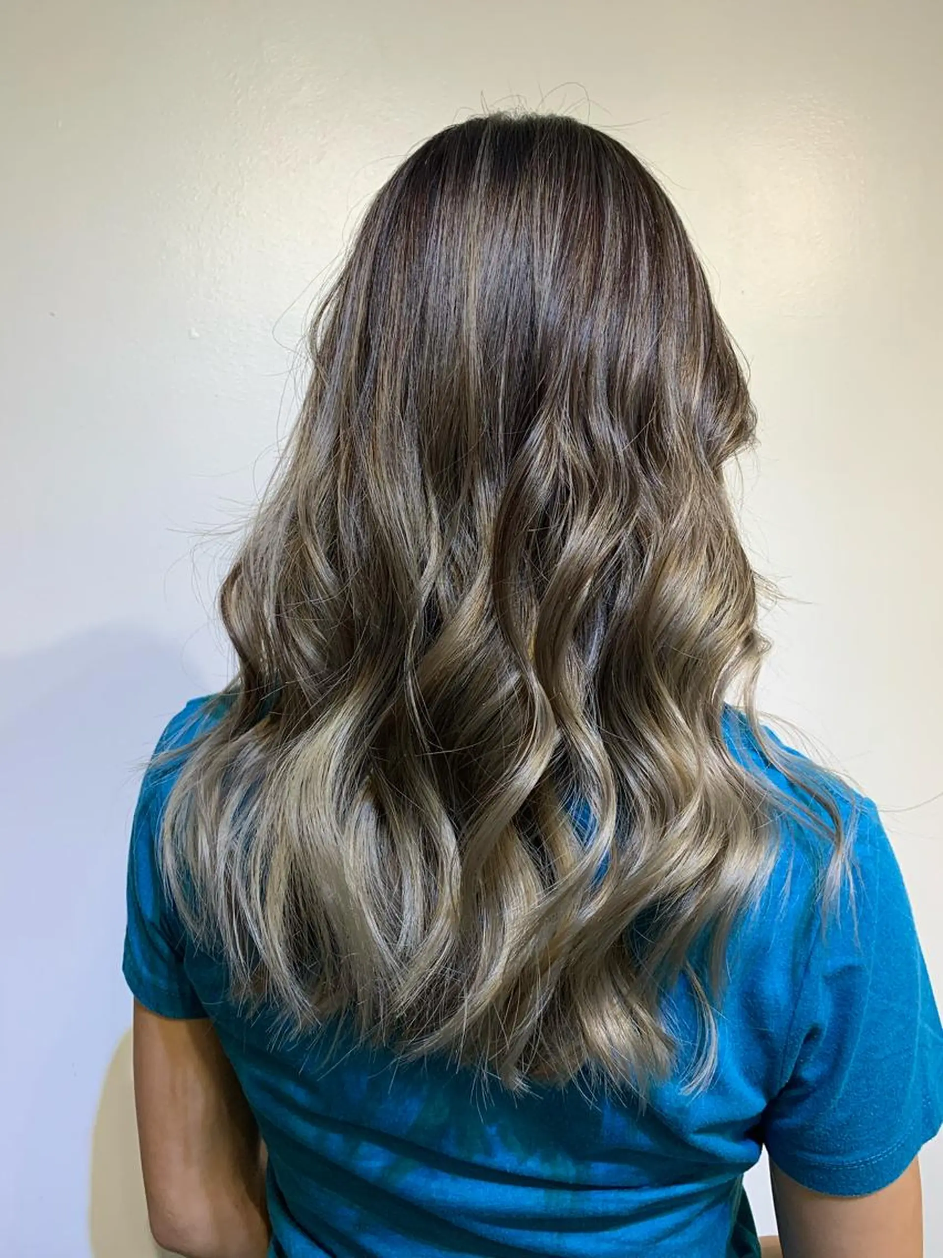 ロング カラー ハイトーンカラー yuri🌼 NUMBER 天王寺のヘアスタイル