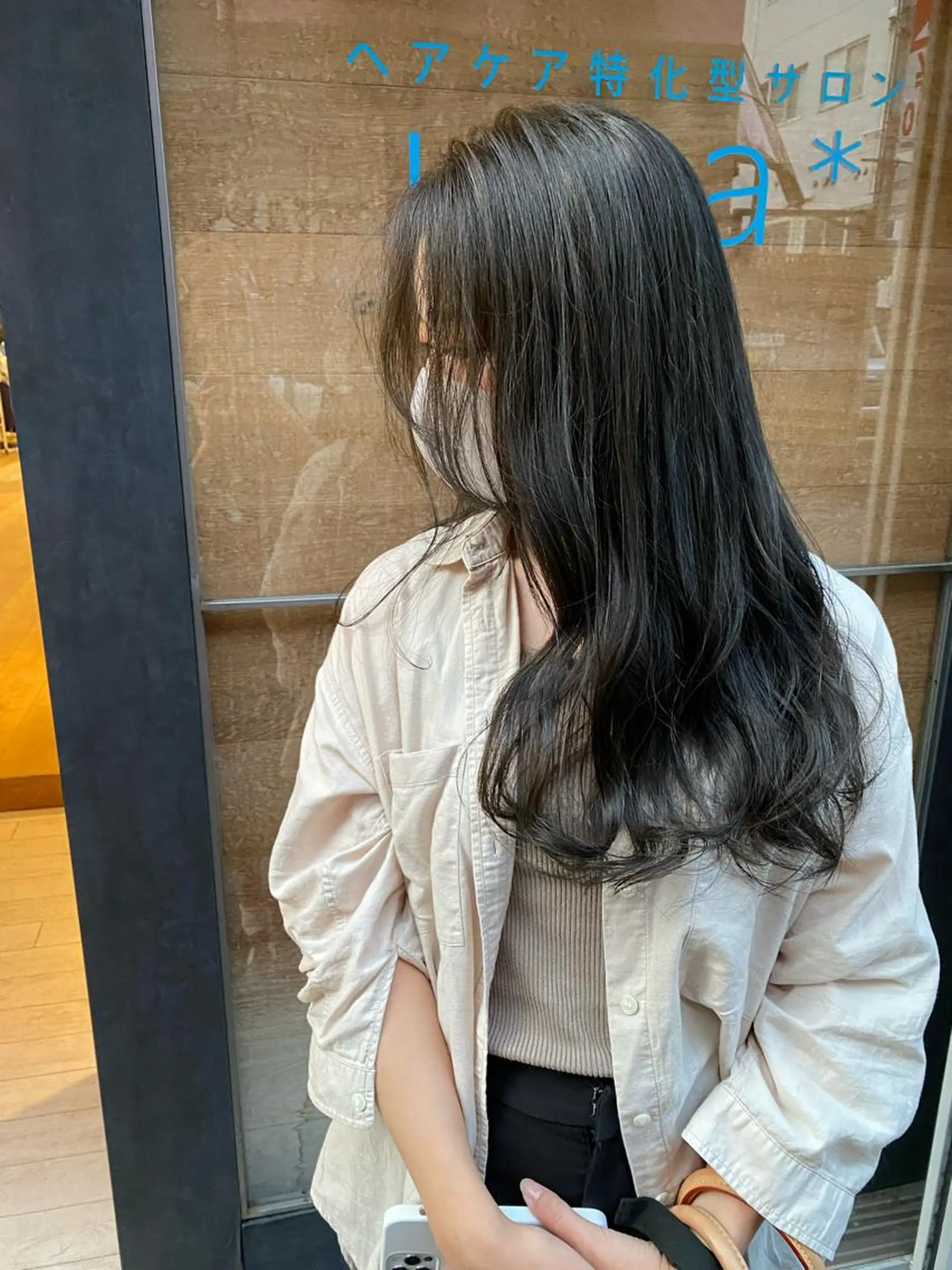 ロング カラー ブルーカラー ブルーグレー ブルーグレージュ 透明感カラー グレージュ カット ヘアカラー トリートメント newi 京橋 【yuuki】のヘアスタイル