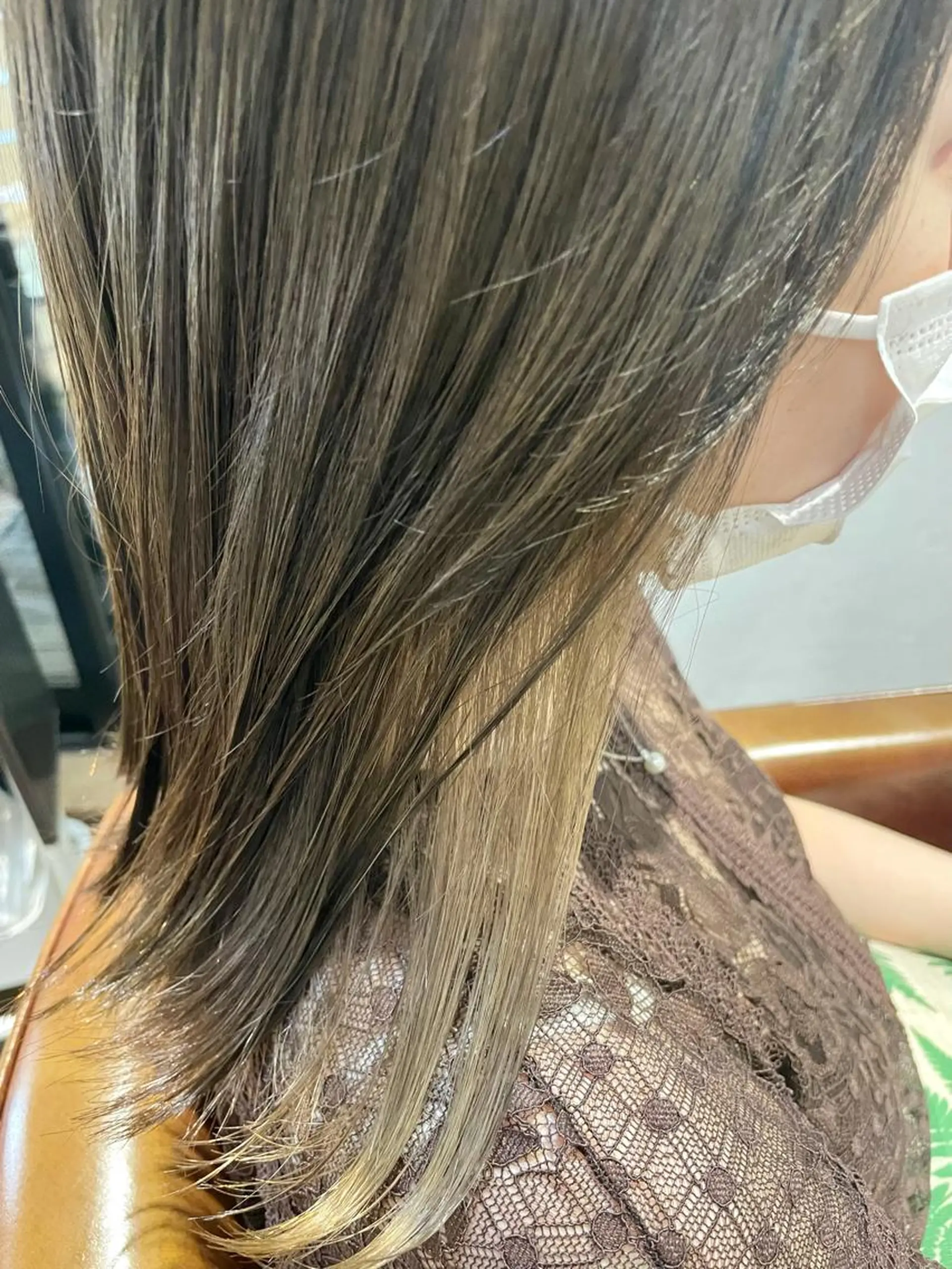 ミディアム カラー イヤリングカラー EMANON所属・梅田美容室 高山アヤのヘアスタイル