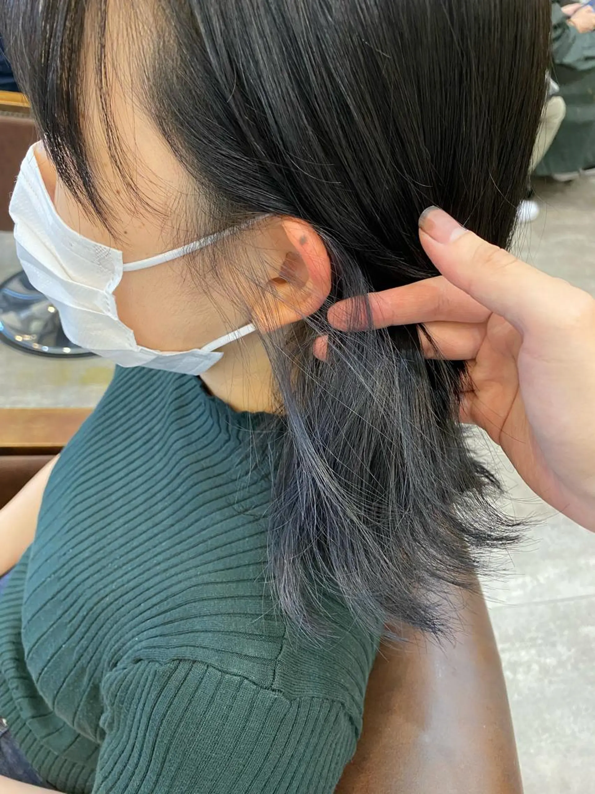 セミロング カラー イヤリングカラー ヘアカラー 🟢NEGi🟣 🫧髪質改善のヘアスタイル