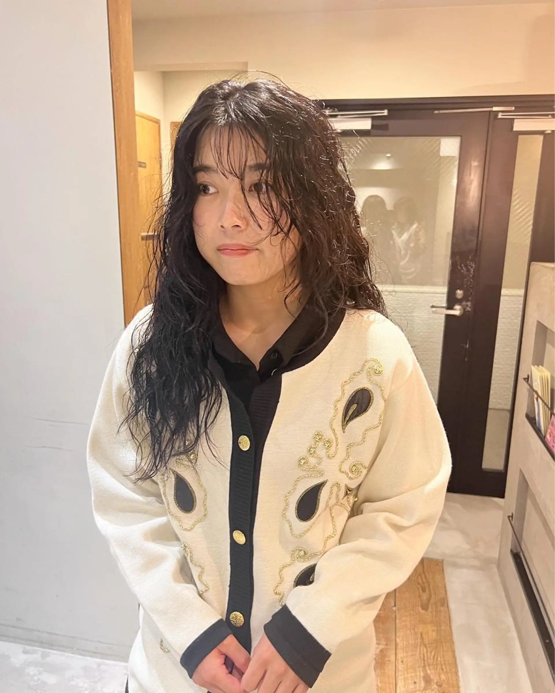 ロング パーマ ミディアムパーマ /癖毛パーマのヘアスタイル